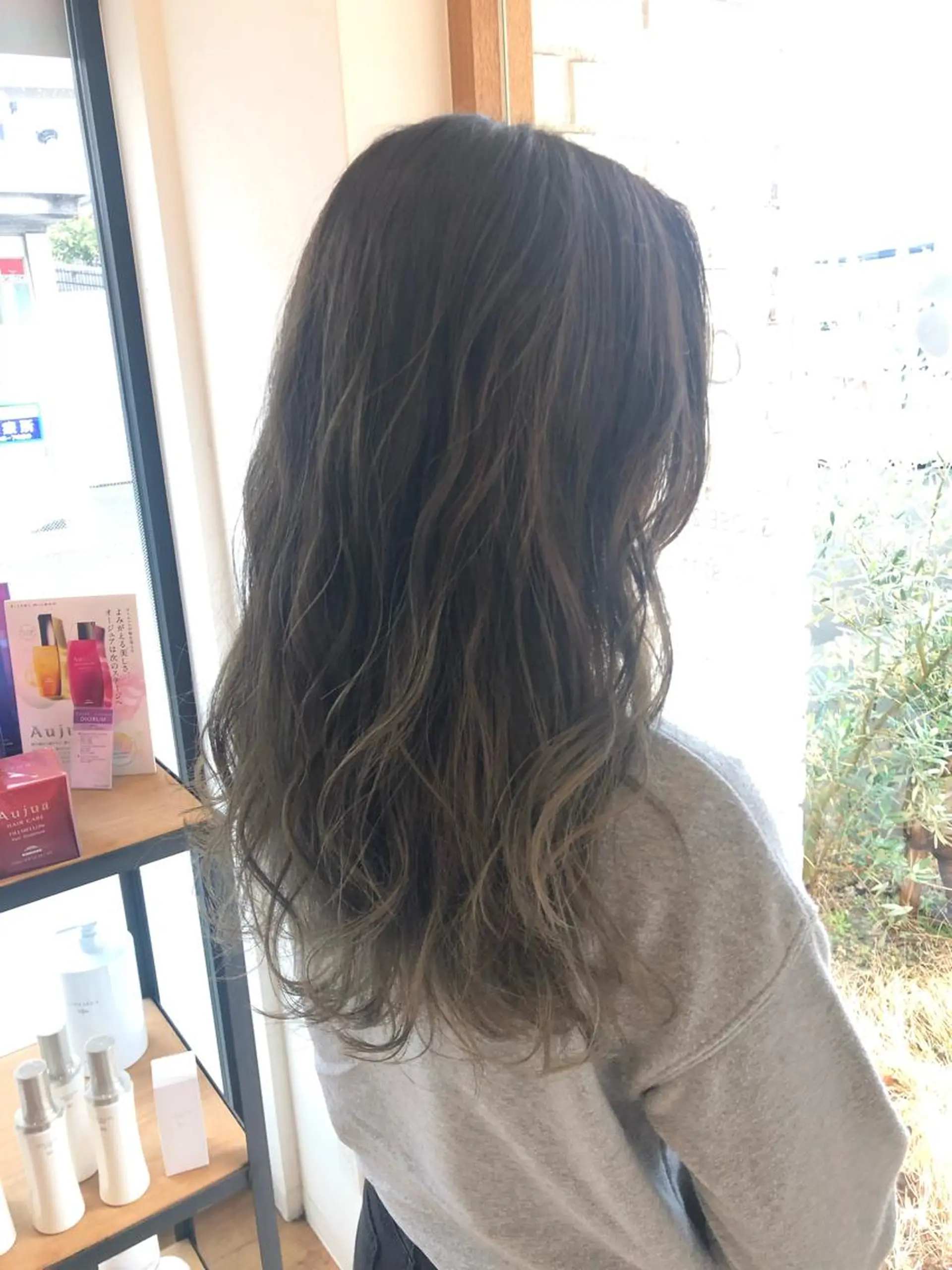 セミロング カラー 中尾 未希のヘアスタイル