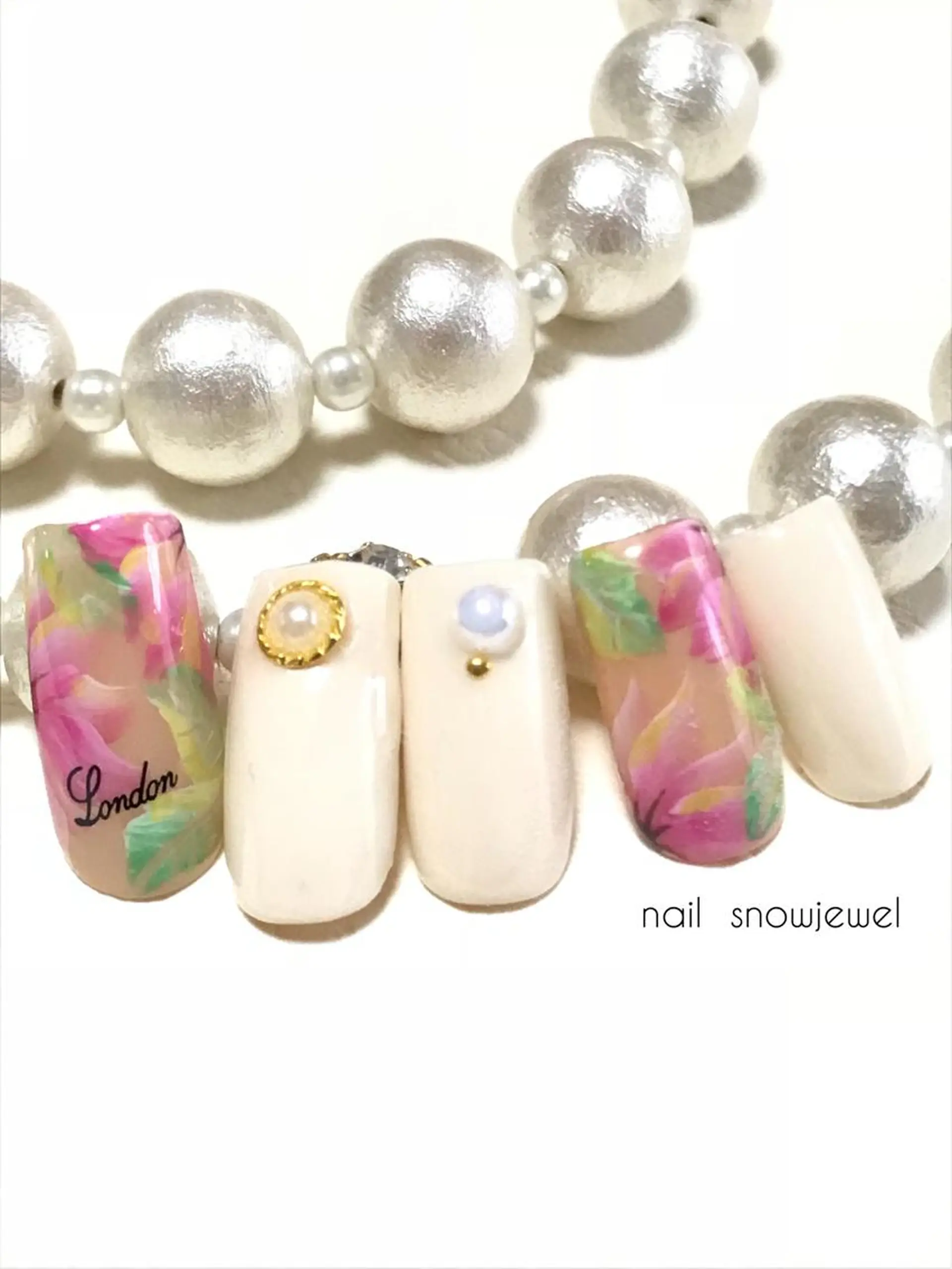 ネイル フラワーネイル nail snowjewelのネイルデザイン