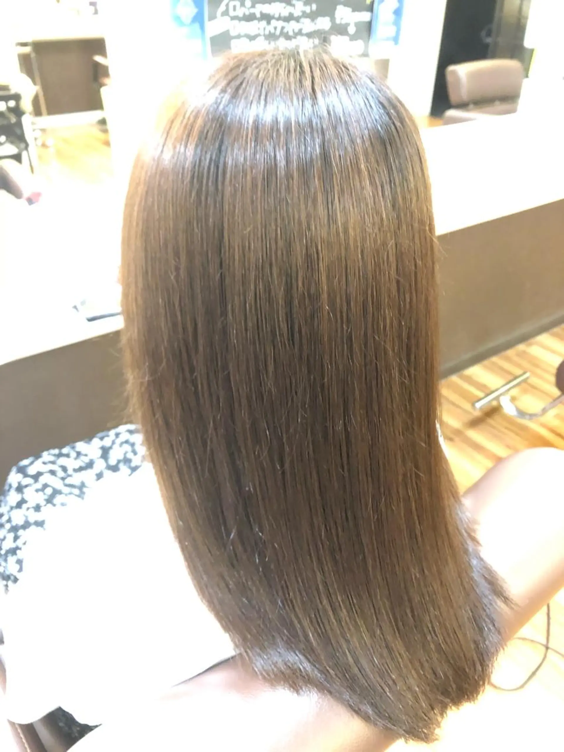 セミロング Well's TAIGAのヘアスタイル