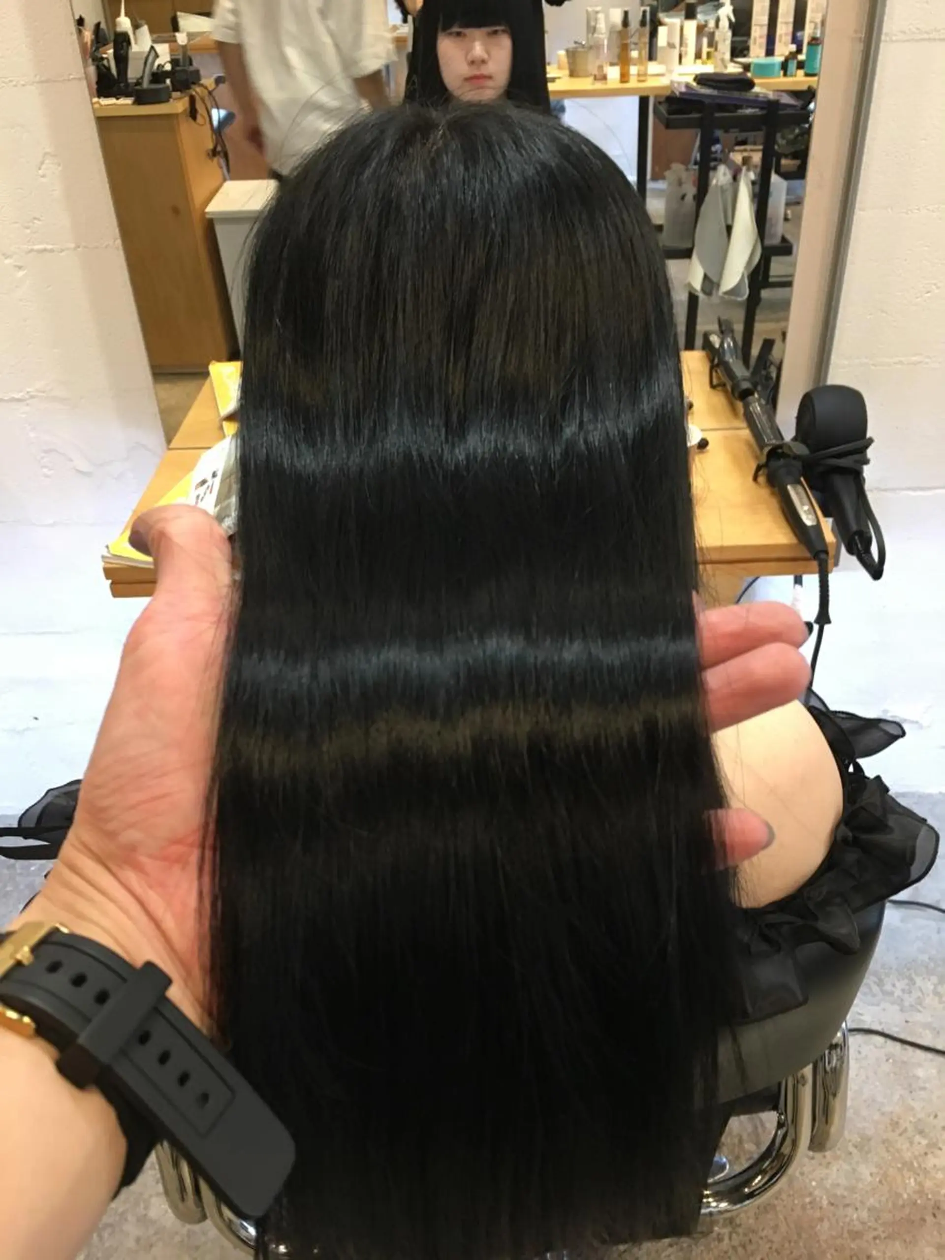 セミロング カラー 黒髪 ネイビーカラー 髪質改善 トリートメント メンズ眉毛ITSUK Iメンズ専門　新宿の眉毛・アイブロウイメージ