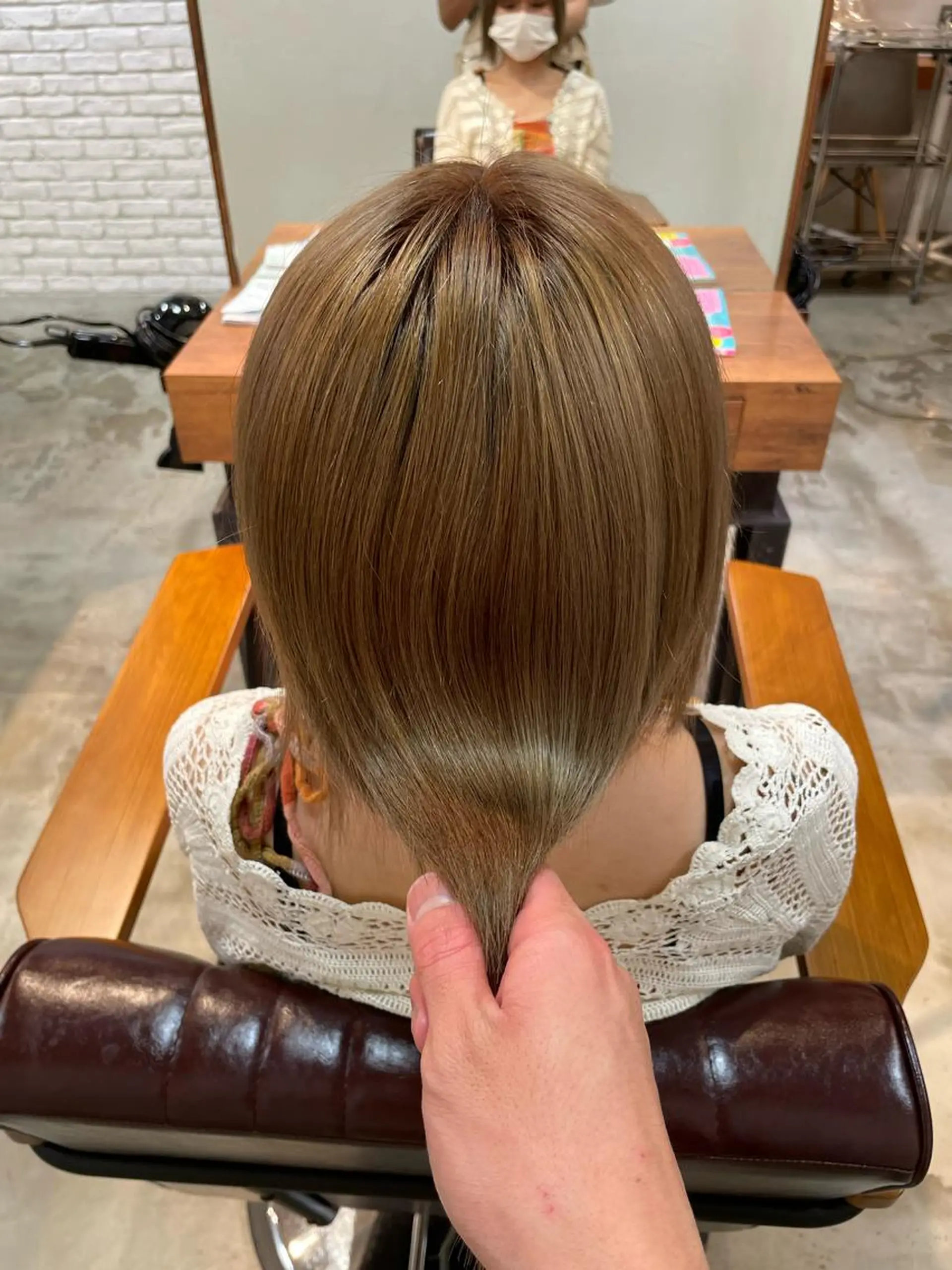 セミロング 美髪矯正・ブリーチ 矯正🫧秋元ゆたかのヘアスタイル