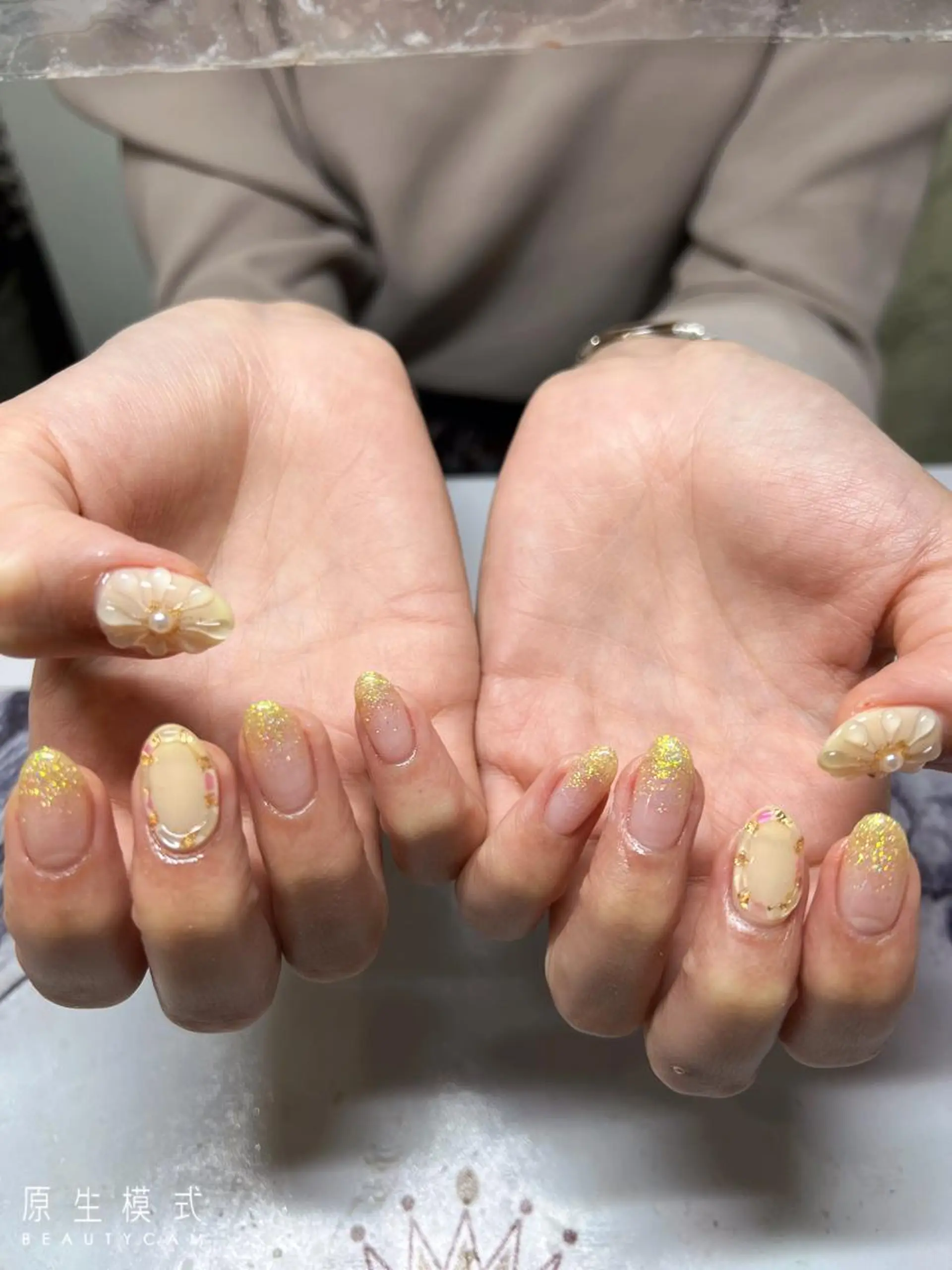 ネイル ガレンドウ 白澤 愛子のネイルデザイン