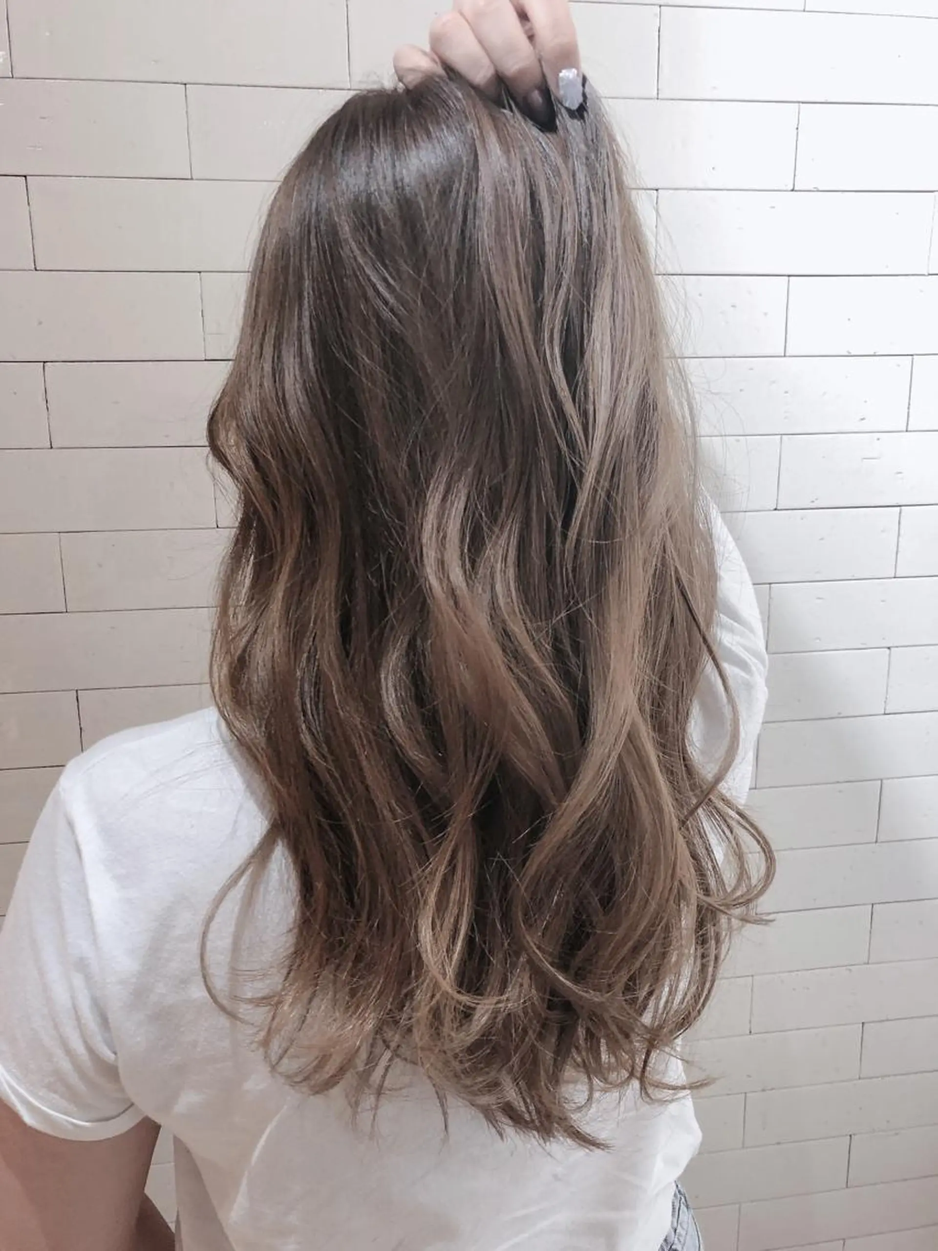セミロング カラー パーマ ヘアアレンジ アッシュ バレイヤージュ ベージュカラー ブリーチ ケアブリーチ カット ヘアカラー 縮毛矯正 竹内ケンゴ🇰🇷 EIGHT藤沢のヘアスタイル