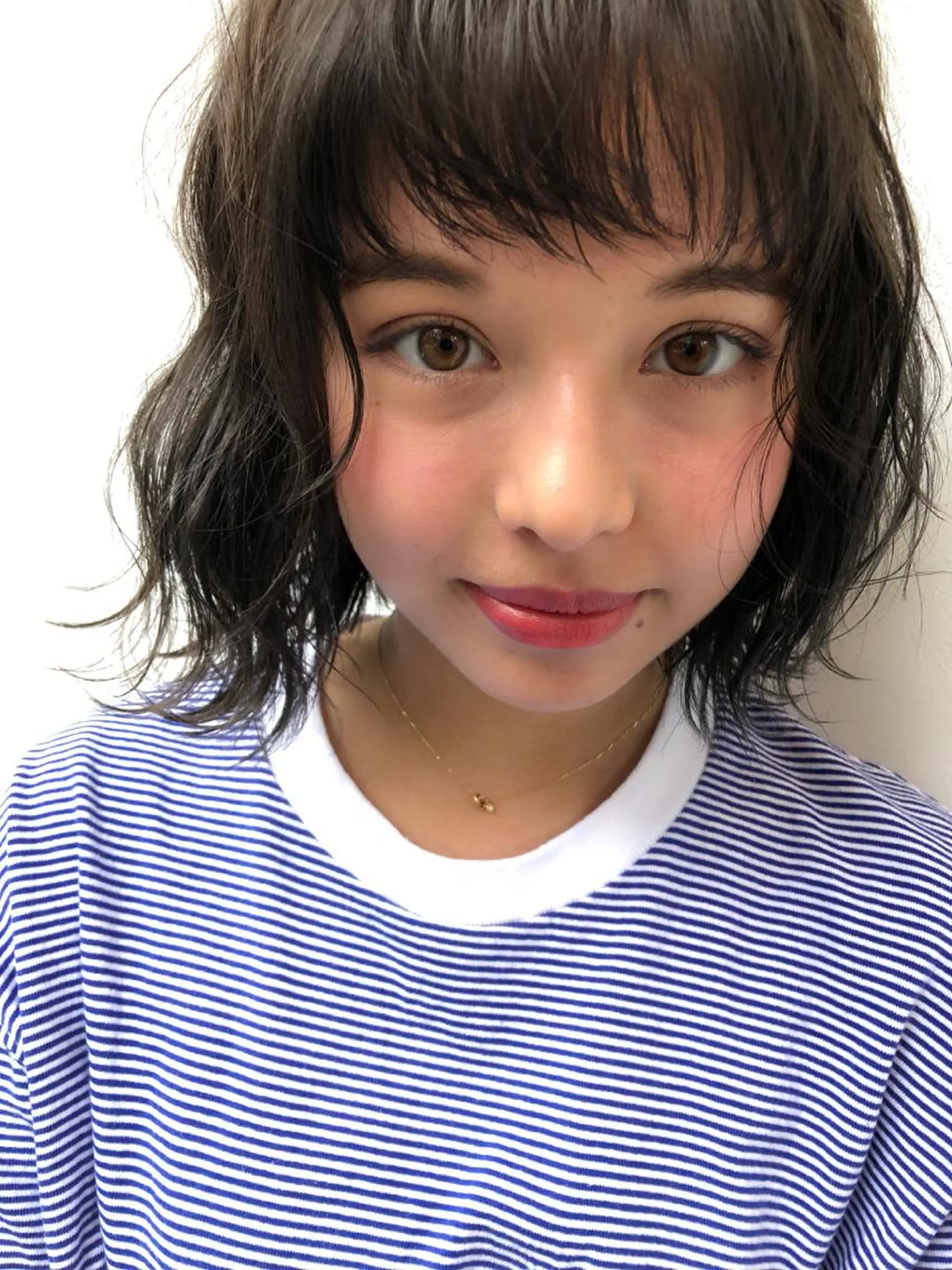 ミディアム カラー パーマ カット ヘアカラー 顔周りレイヤー/韓国 ブリーチminamiのヘアスタイル