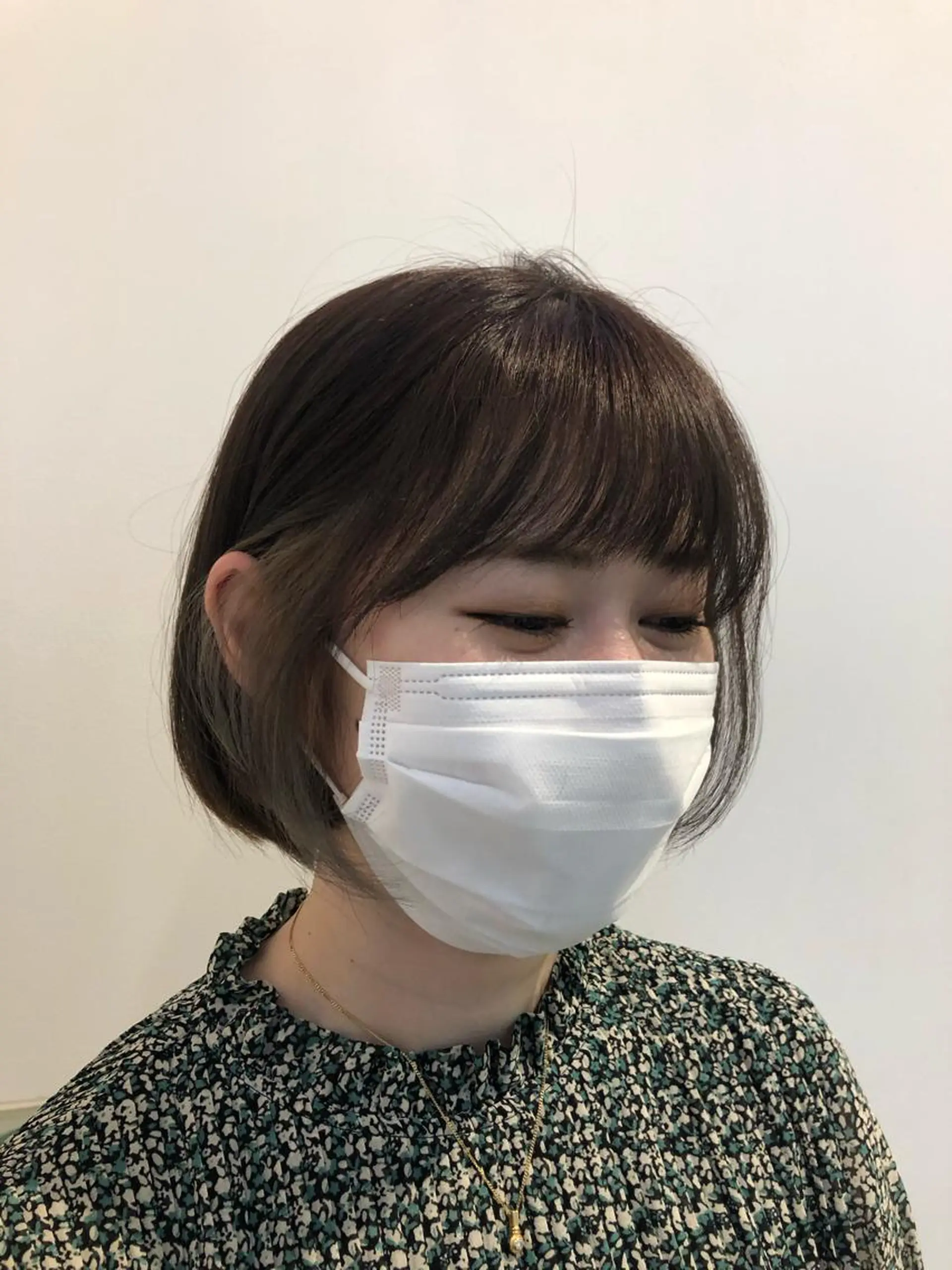 ショート カラー ショートボブ ブリーチ 透明感カラー グレージュ ブリーチなしカラー ヘアカラー 綿貫 美香のヘアスタイル