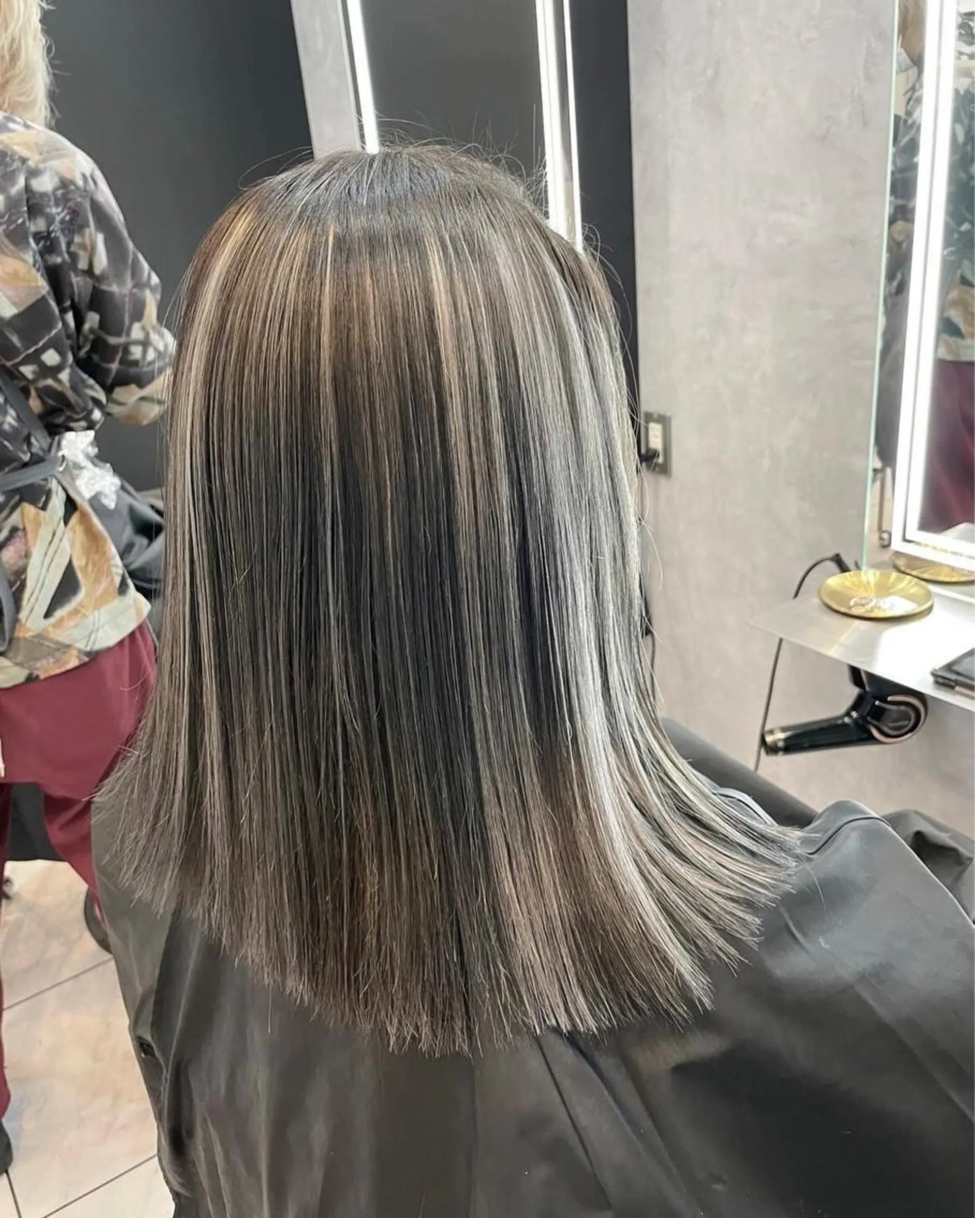 カラー SALOWIN栄 高須大貴のヘアスタイル