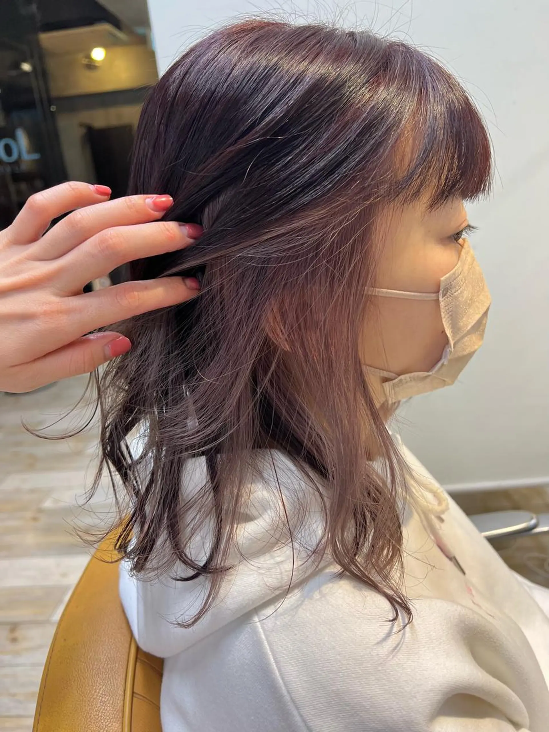ショート カラー ヘアアレンジ 切りっぱなしボブ ベージュカラー イヤリングカラー インナーカラー ピンクカラー カット ヘアカラー トリートメント サナ🌱 切りっぱなしボブのヘアスタイル
