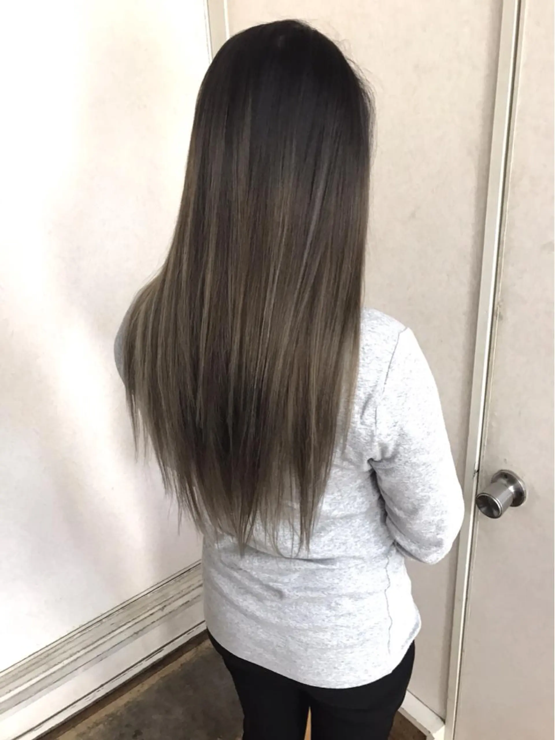 ロング カラー ヘアアレンジ バレイヤージュ レイヤーカット ヘアカラー トリートメント 三輪 太一のヘアスタイル