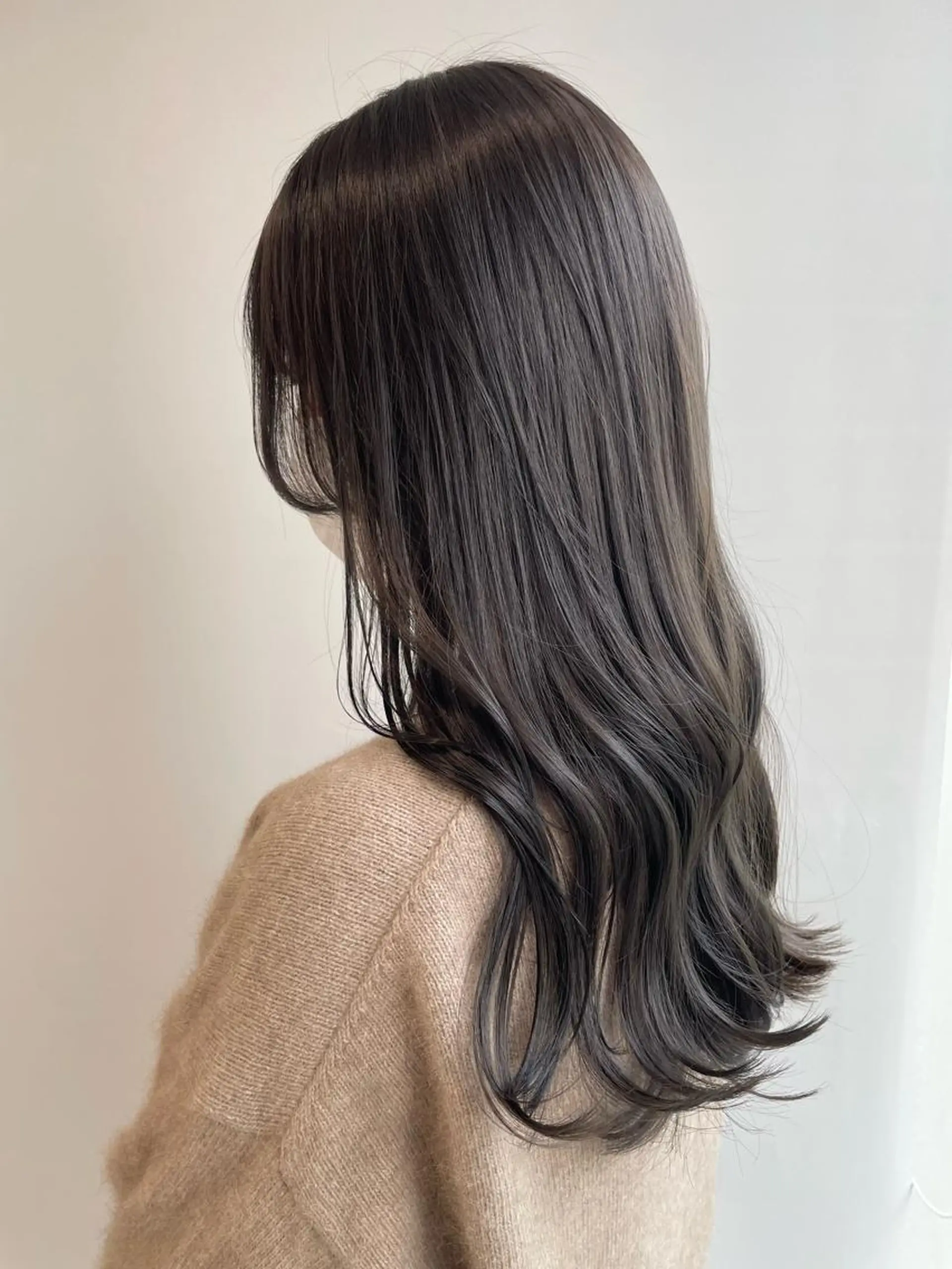 ロング カラー カット ヘアカラー トリートメント 山口 莉奈のヘアスタイル