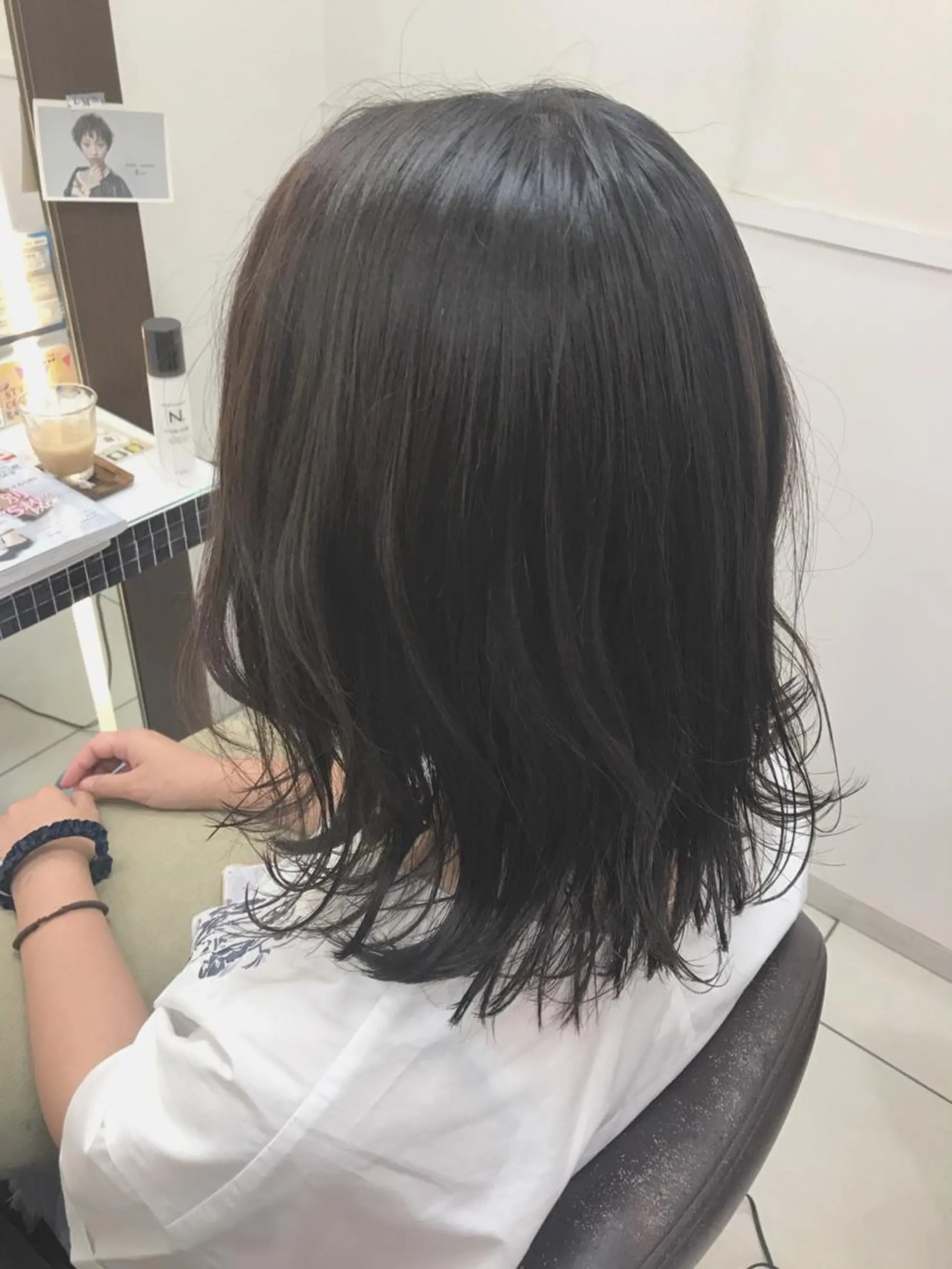 ミディアム カラー アッシュ ブラウンカラー トリートメント 馴染ませNo.1🧃 エクステ・アレンジのヘアスタイル