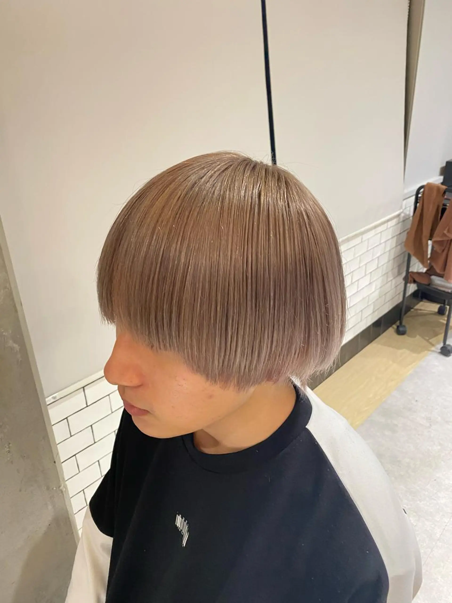 カラー メンズ ベージュカラー ヘアカラー ハイトーンエフェクト ブリーチいち丸のヘアスタイル