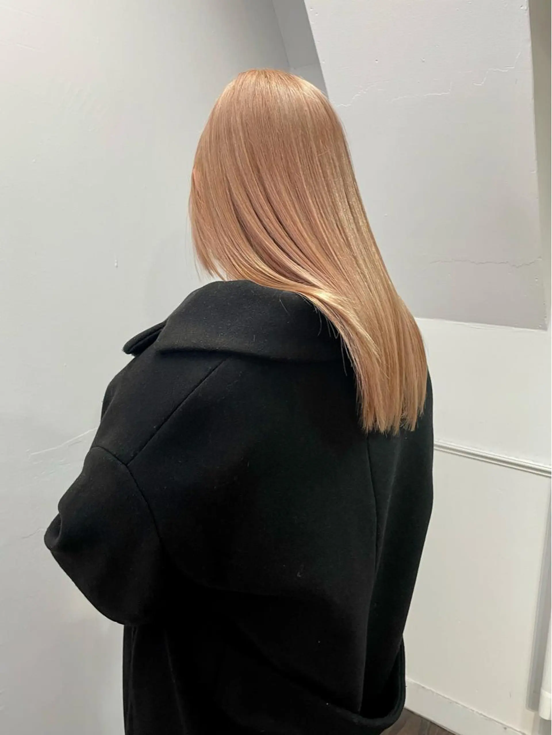 セミロング オカモト ミユウのヘアスタイル