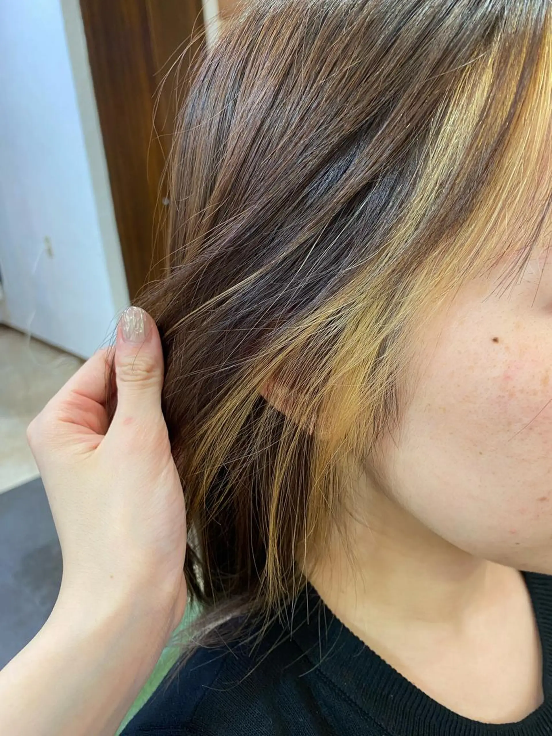 カラー イヤリングカラー 金山/レイヤー カット/Hikariのヘアスタイル