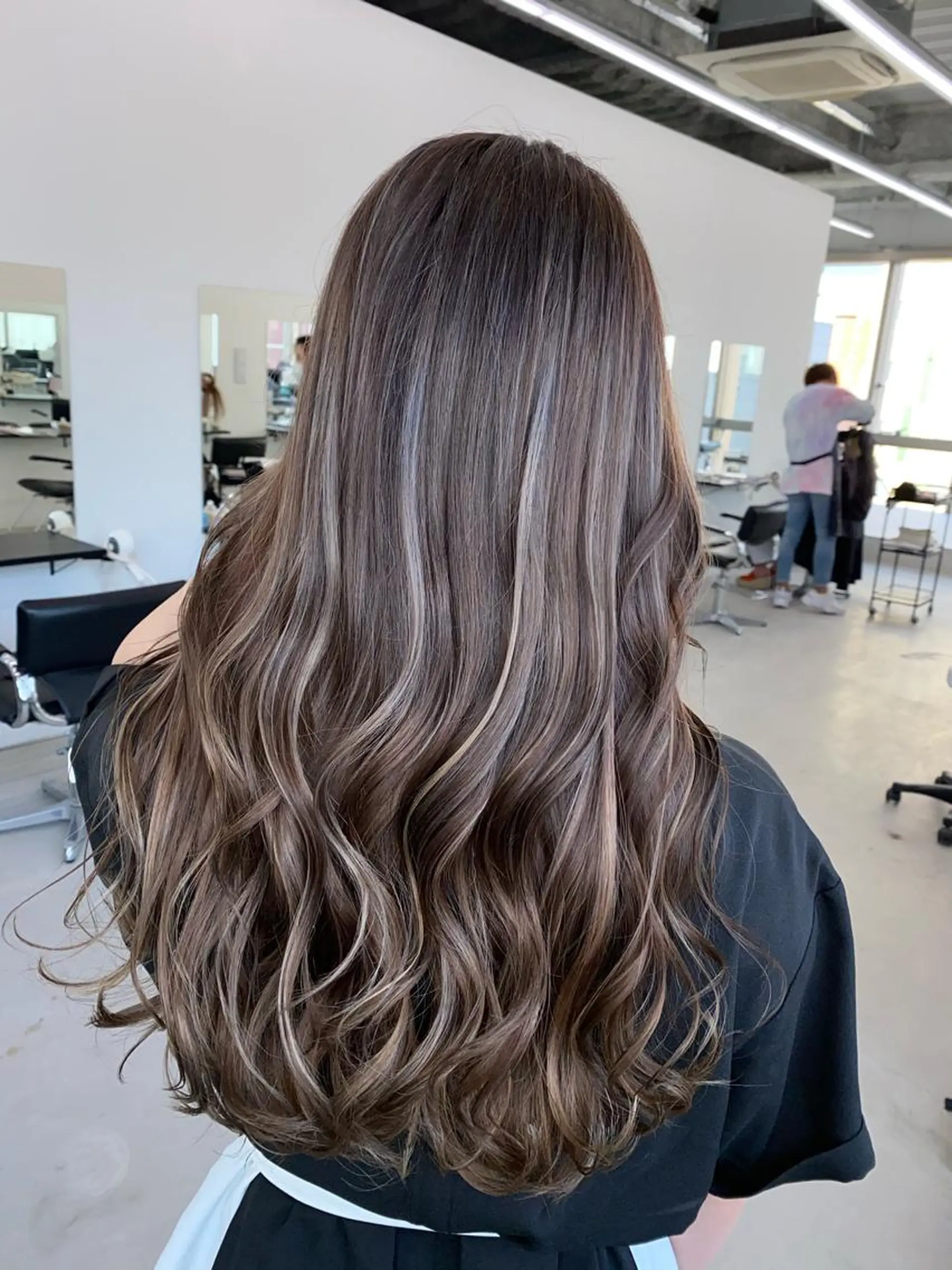 セミロング カラー ハイライトカラー ハイライト ✨レイヤーカット✨ HIDEのヘアスタイル