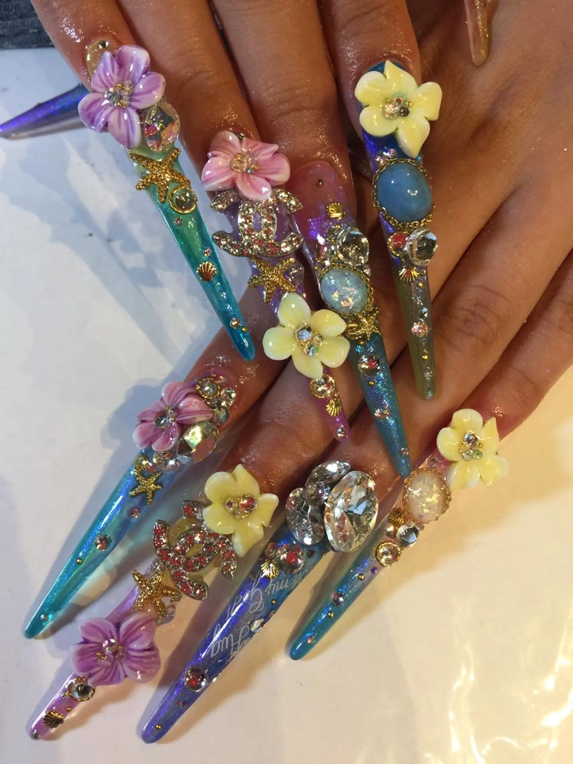 ネイル ハンドネイル chatblanc ♡のネイルデザイン