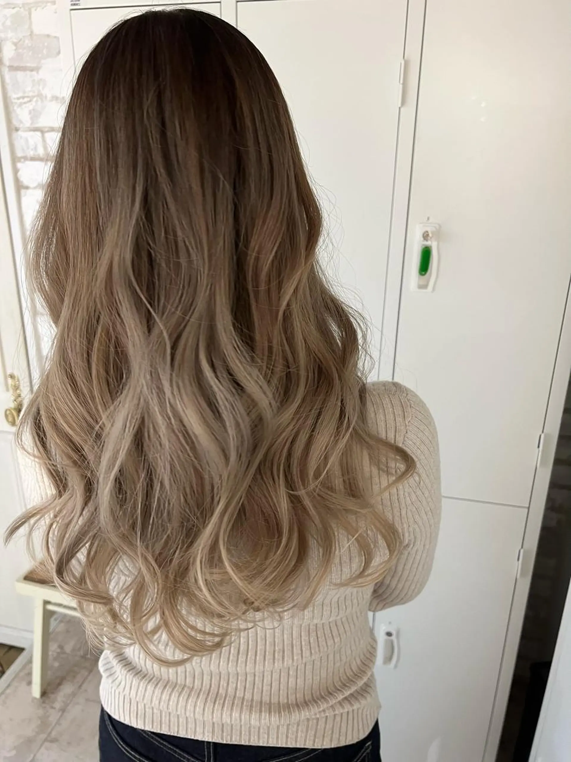 ロング レイヤーカット ✨ハイトーン✨艶髪 ✨髪質改善✨和田のヘアスタイル