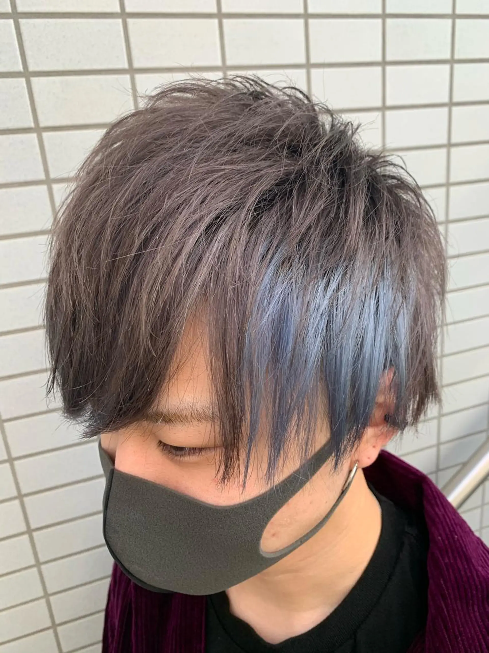 カラー メンズ ブルーカラー シルバー mimiiy梅田 中崎町ハイトーンのヘアスタイル