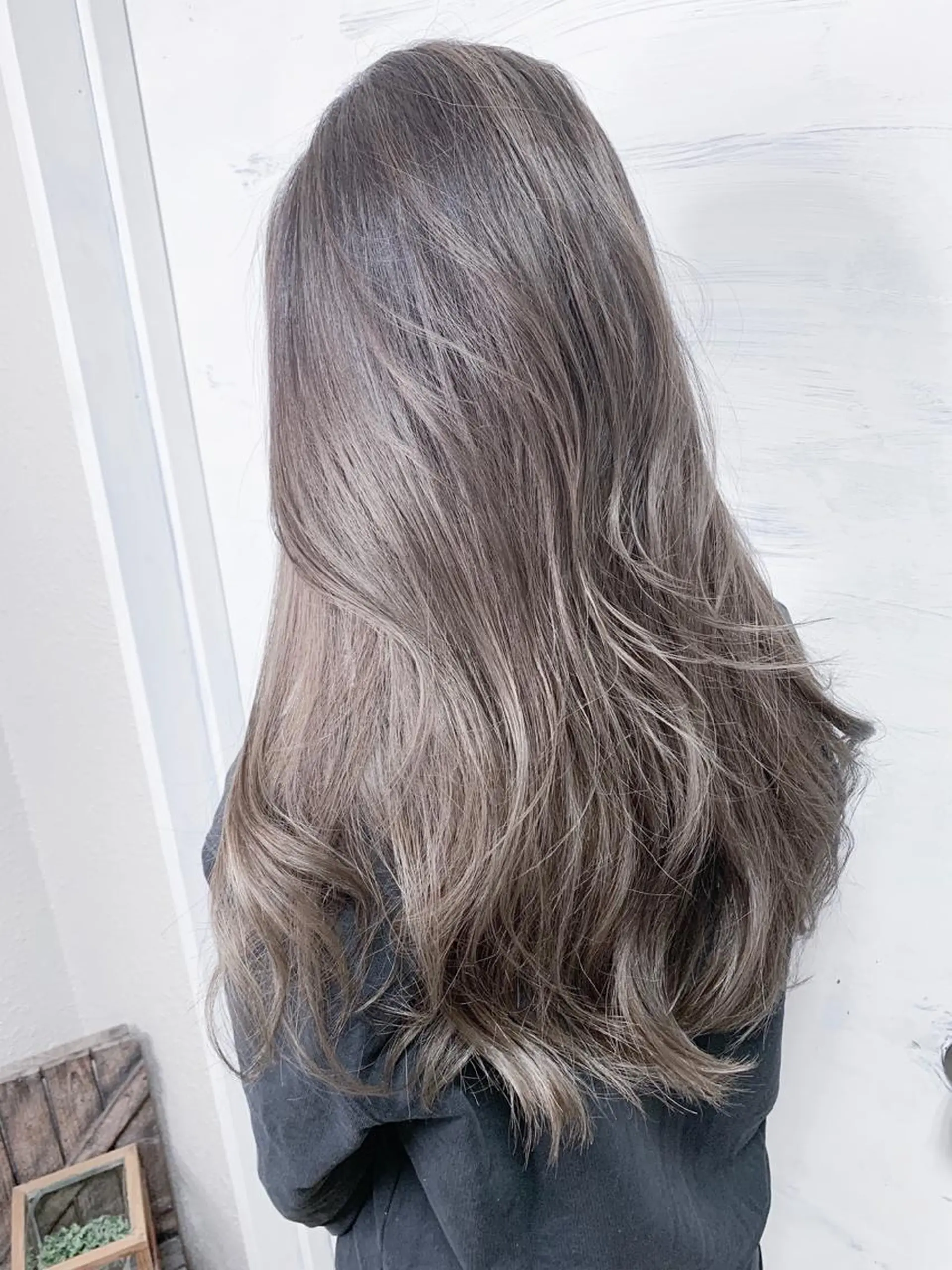 ロング カラー ブリーチ グレージュ ハイライトカラー ハイライト ロング ヘアカラー エクステ BOX mico.のヘアスタイル
