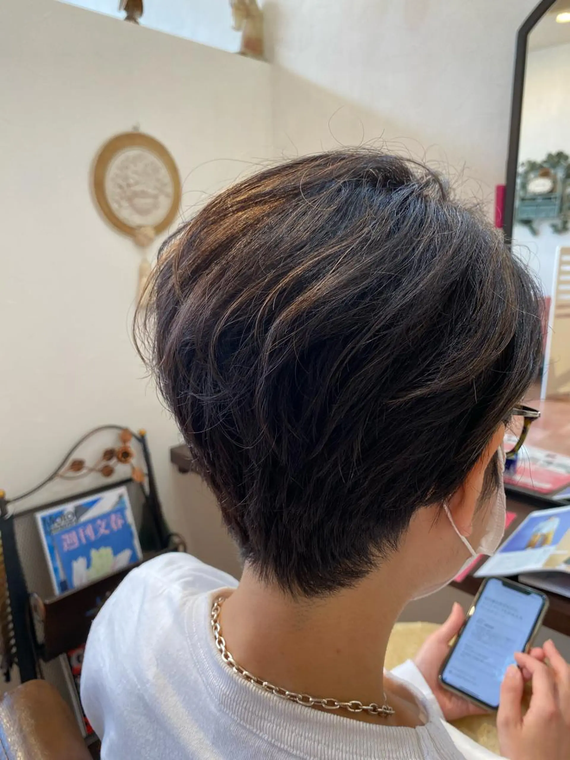 ショート カラー 戸諸 由香里のヘアスタイル