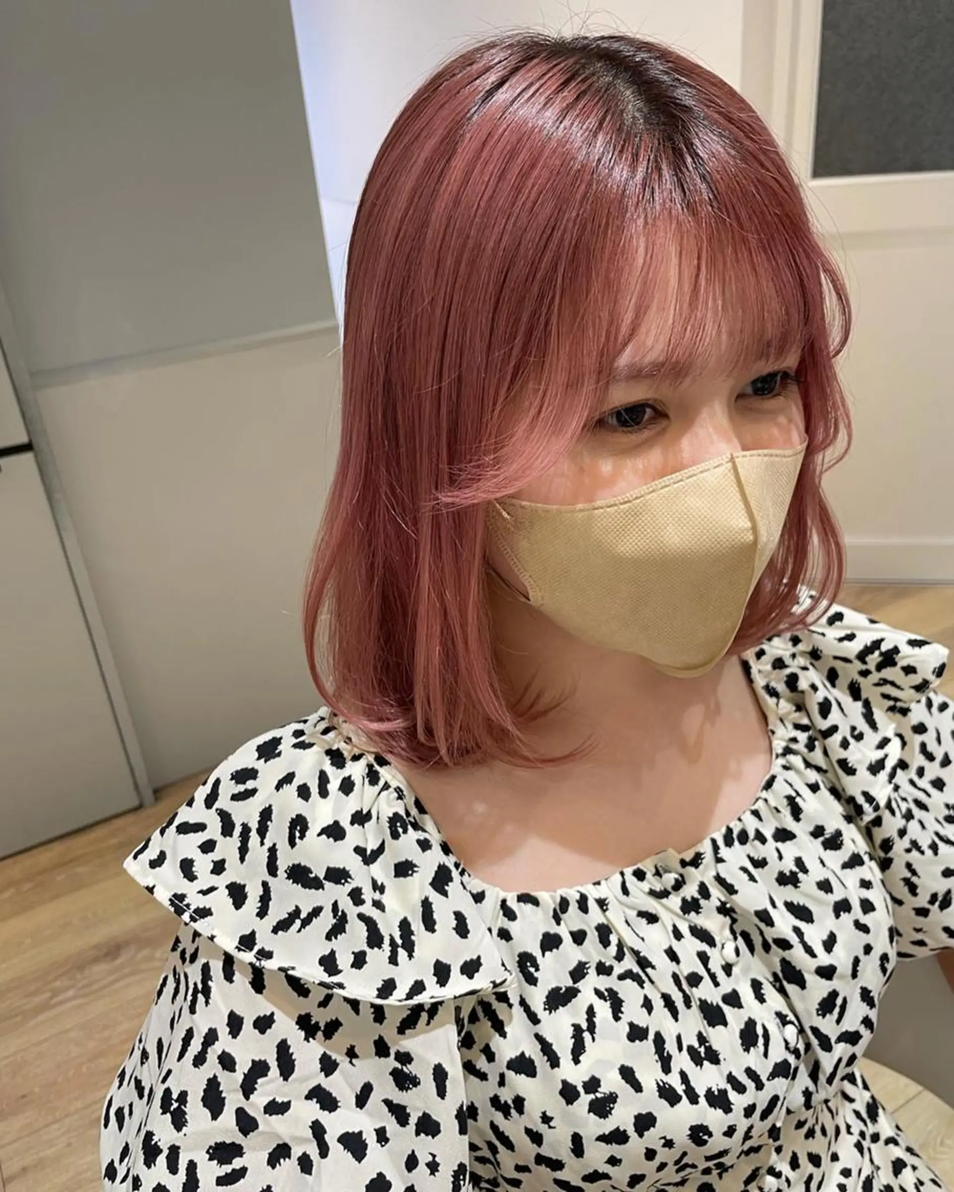 ミディアム カラー パーマ ヘアアレンジ メンズ キッズ ネイル マツエク・マツパ ミディアムレイヤー レイヤーカット ミディアムネイル 🫧垢抜けヘア🫧 SHIORIのヘアスタイル