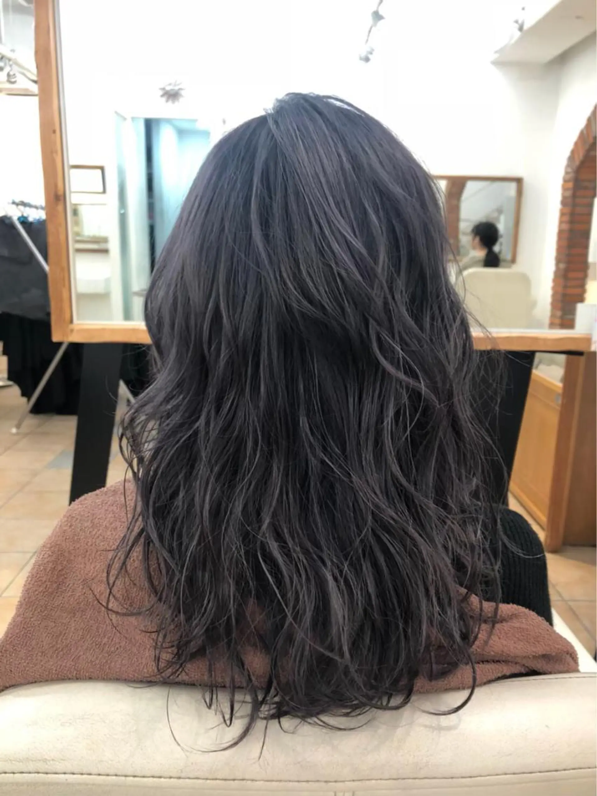 セミロング カラー アッシュ ブリーチ パープルカラー パープルアッシュ M.SLASH bonheur所属・松田 真央のヘアスタイル