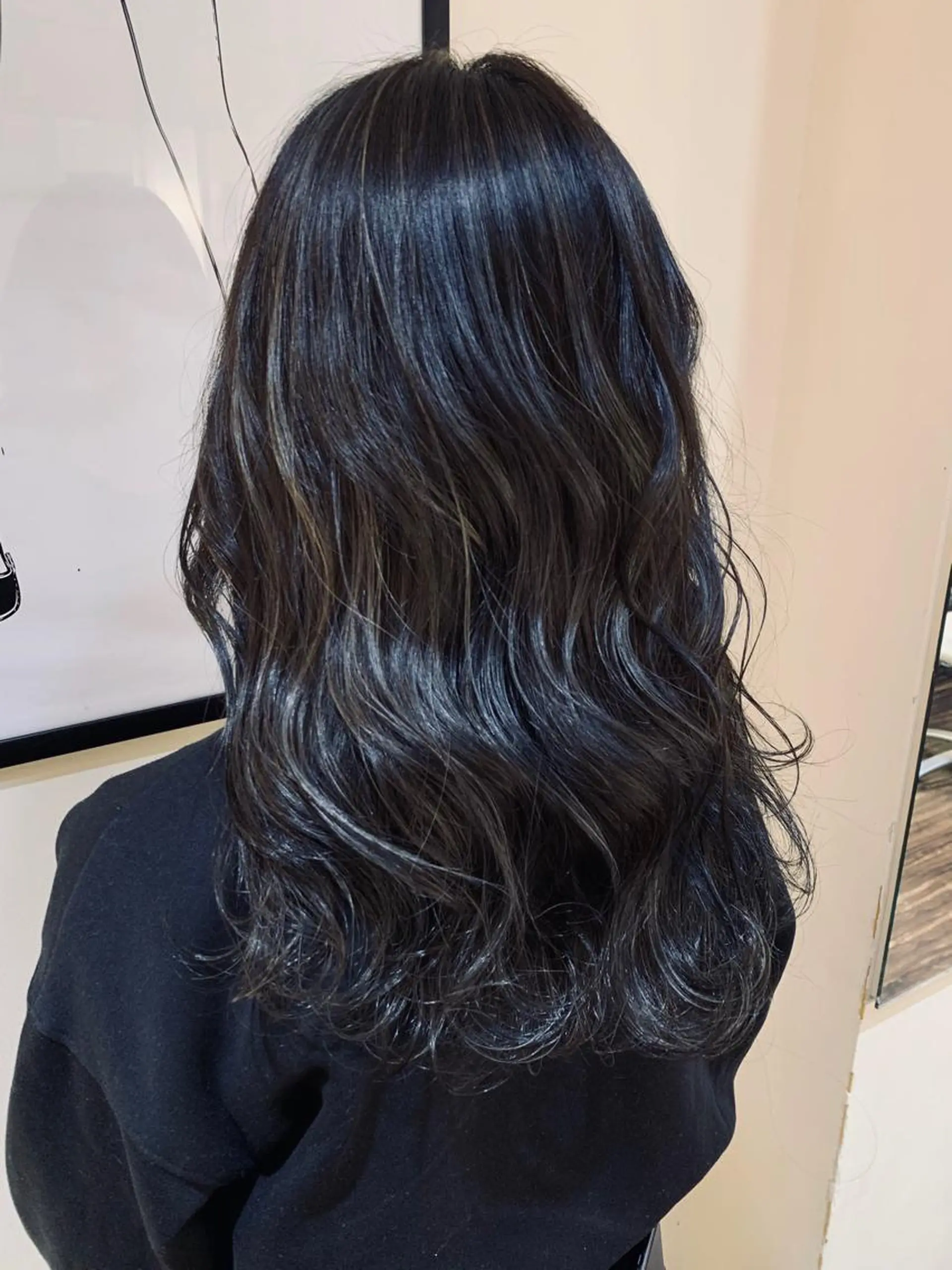 セミロング カラー ブルーカラー ブルージュ ハイライトカラー ハイトーンカラー ハイライト 中塚 義人のヘアスタイル