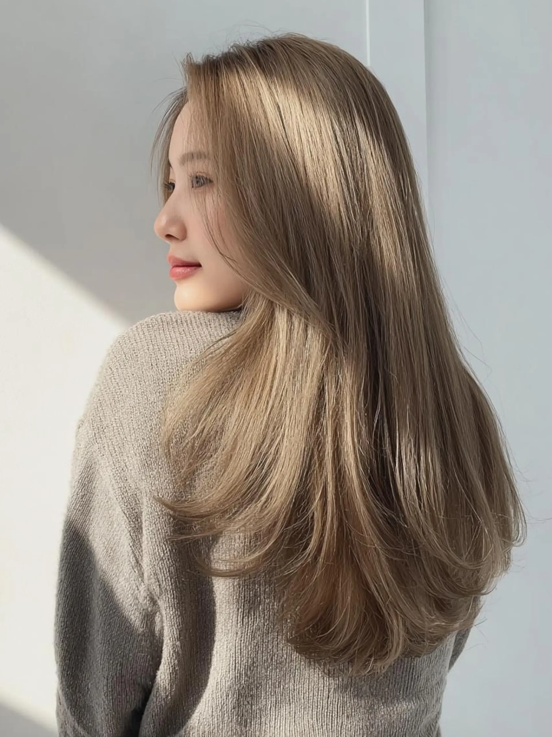 セミロング ヘアカラー ❄️透明感カラー❄️ メンズ✂️TOWAのヘアスタイル