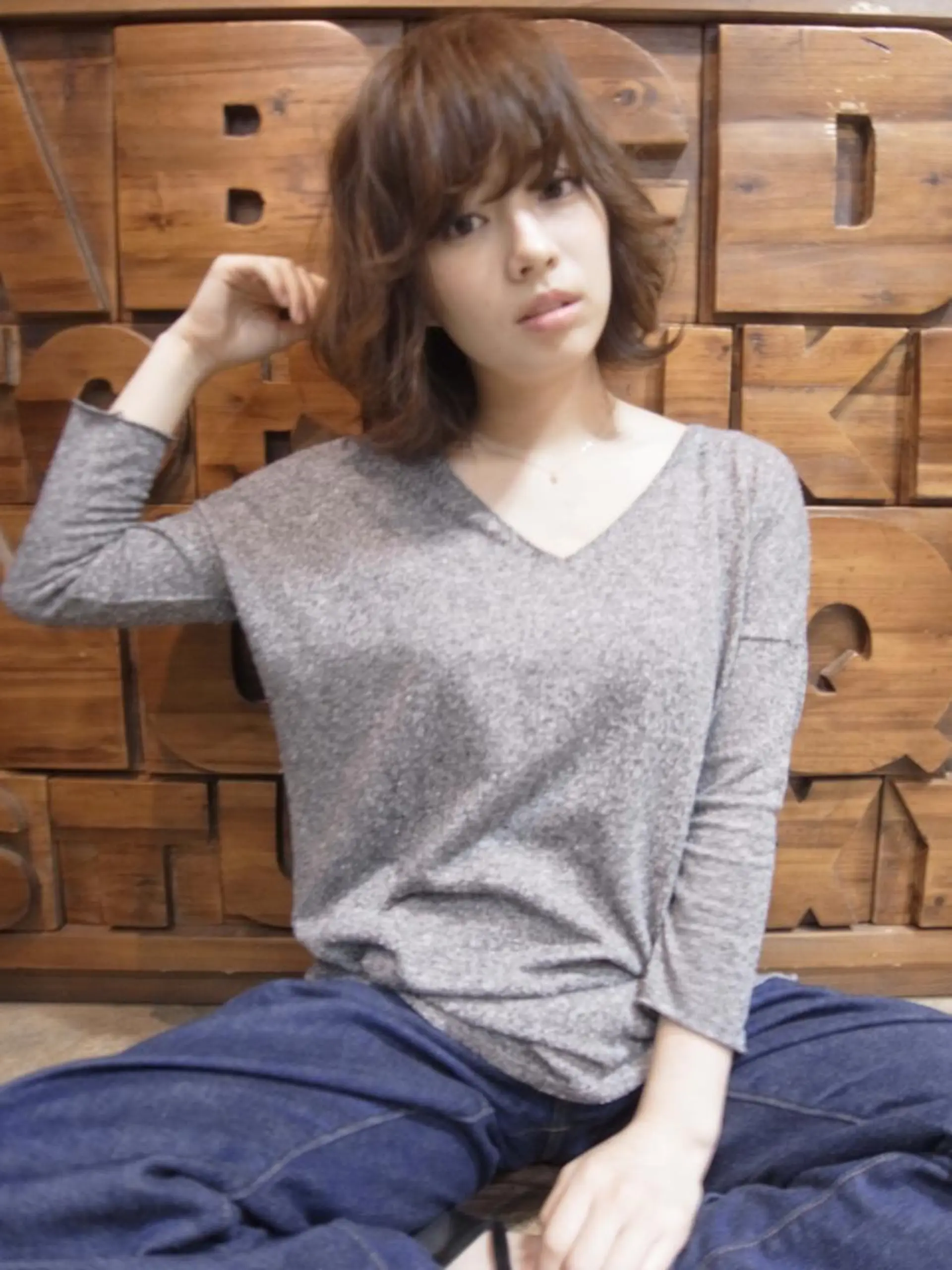 ミディアム カラー アッシュ ベージュカラー 北條 優輝のヘアスタイル