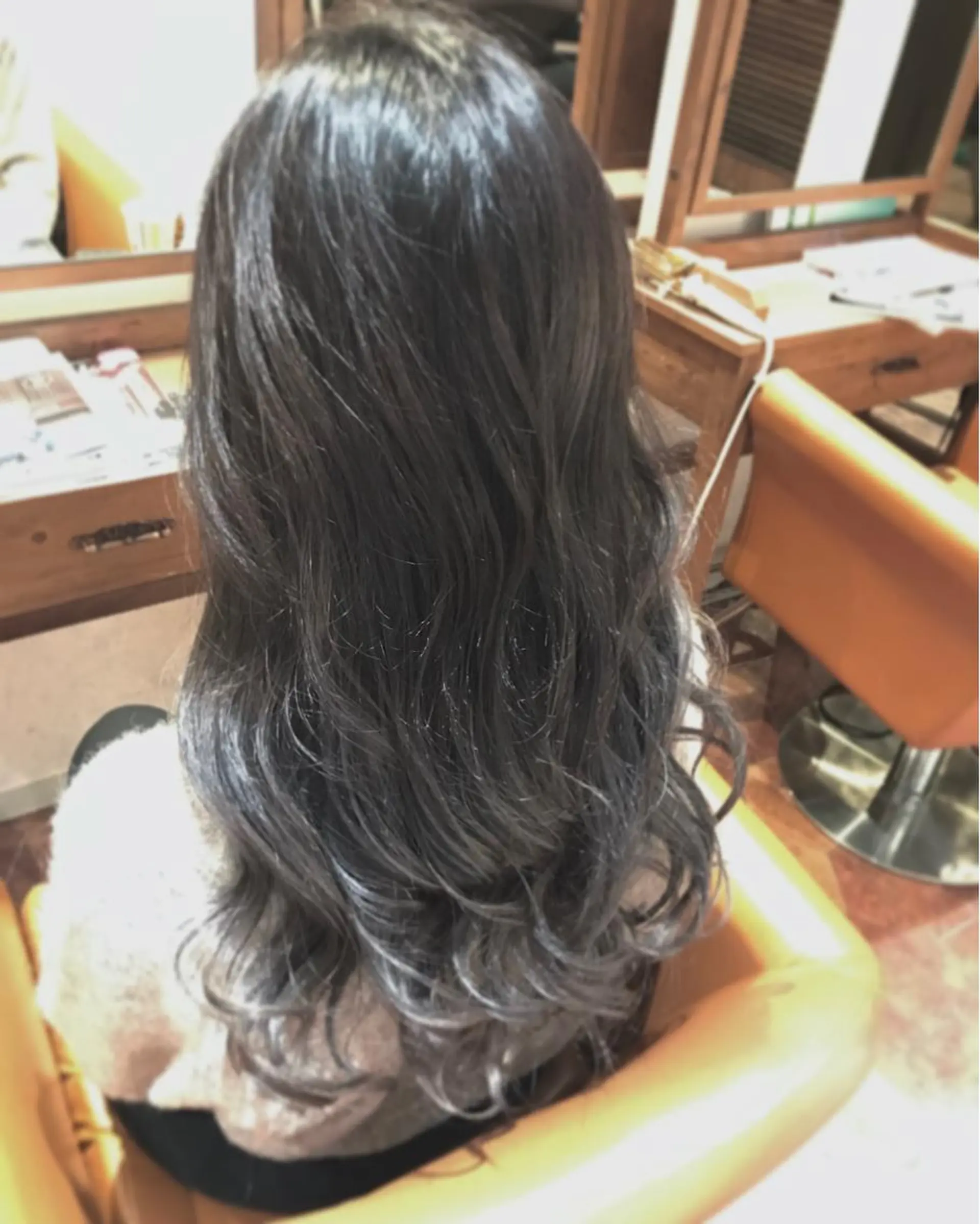 ロング カラー アッシュ アッシュグレー グラデーションカラー kazufumi ..のヘアスタイル