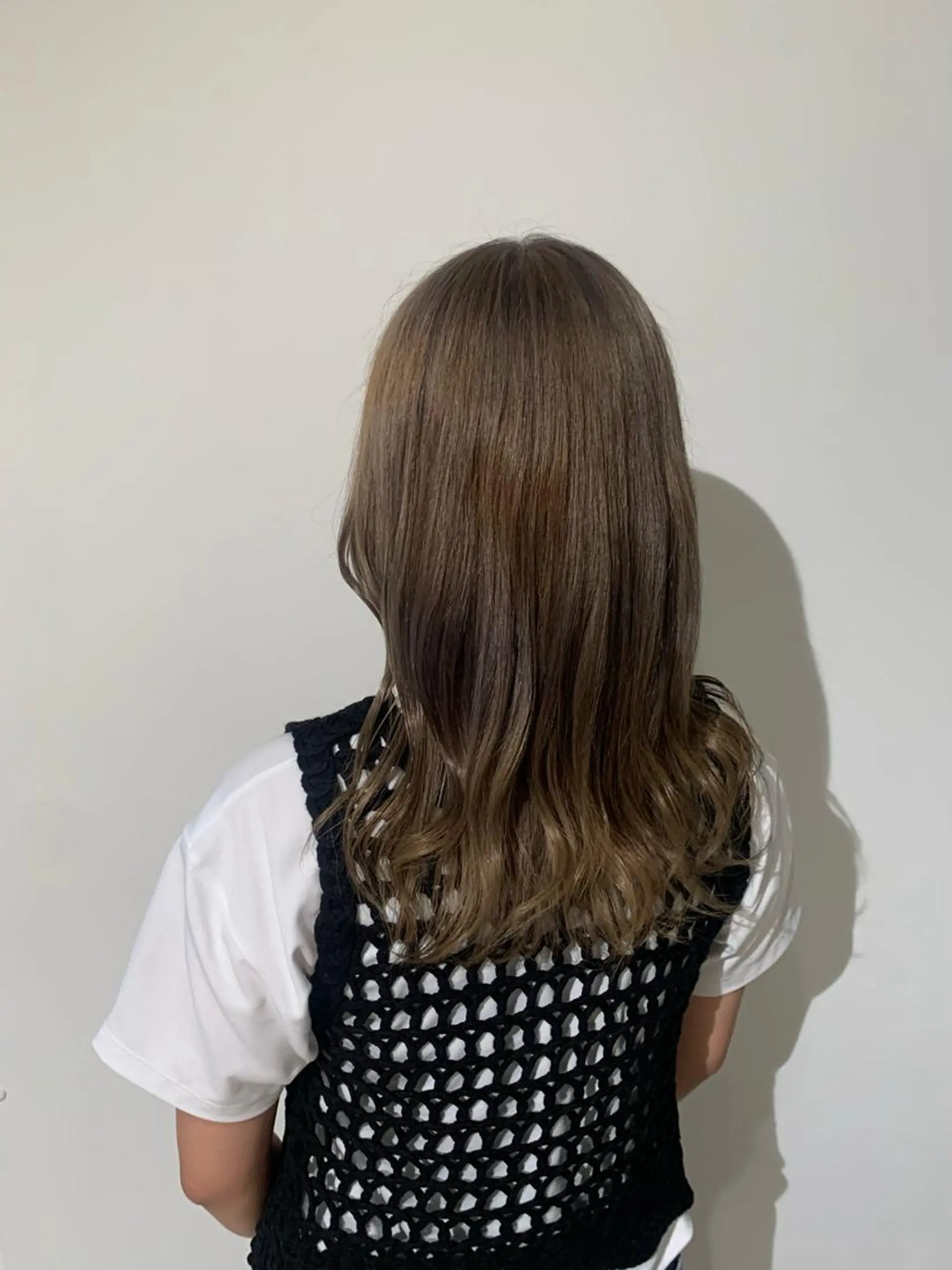 セミロング 山内 愛可のヘアスタイル