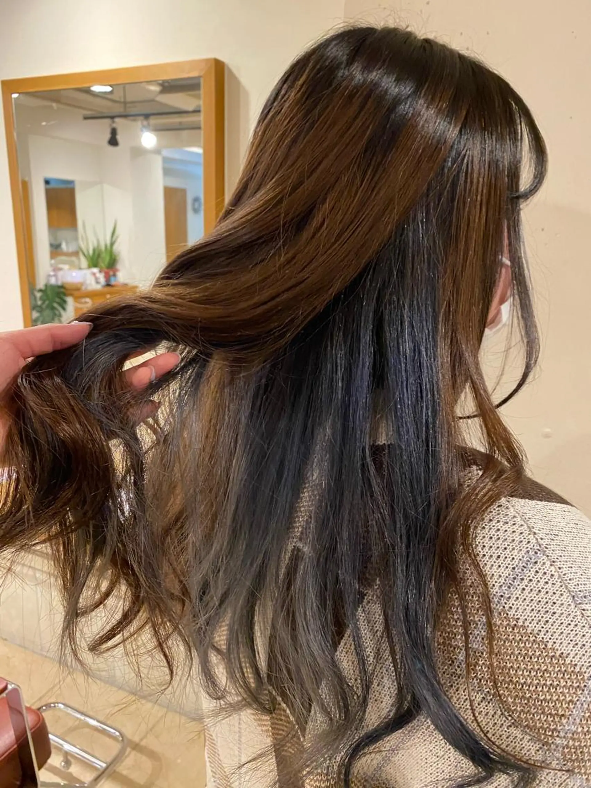 ロング カラー ヘアアレンジ 安澤 彩奈のヘアスタイル