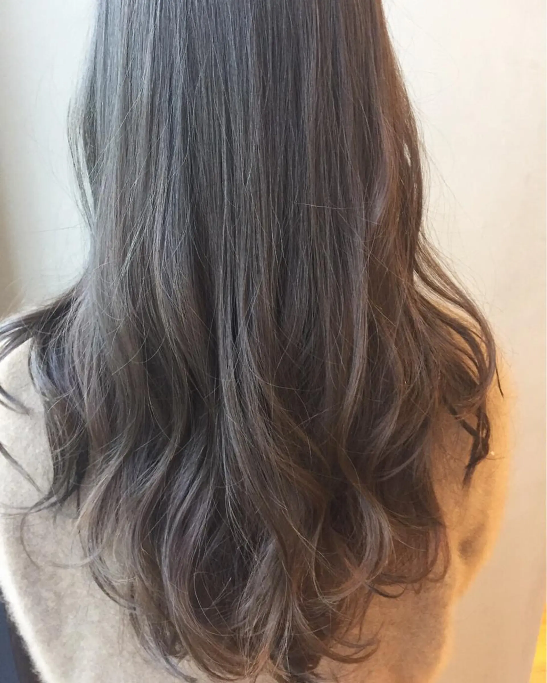 ロング カラー バレイヤージュ バイオレットカラー レイヤーカット 【ブリーチ髪質改善 パーマ】宮田浩章のヘアスタイル