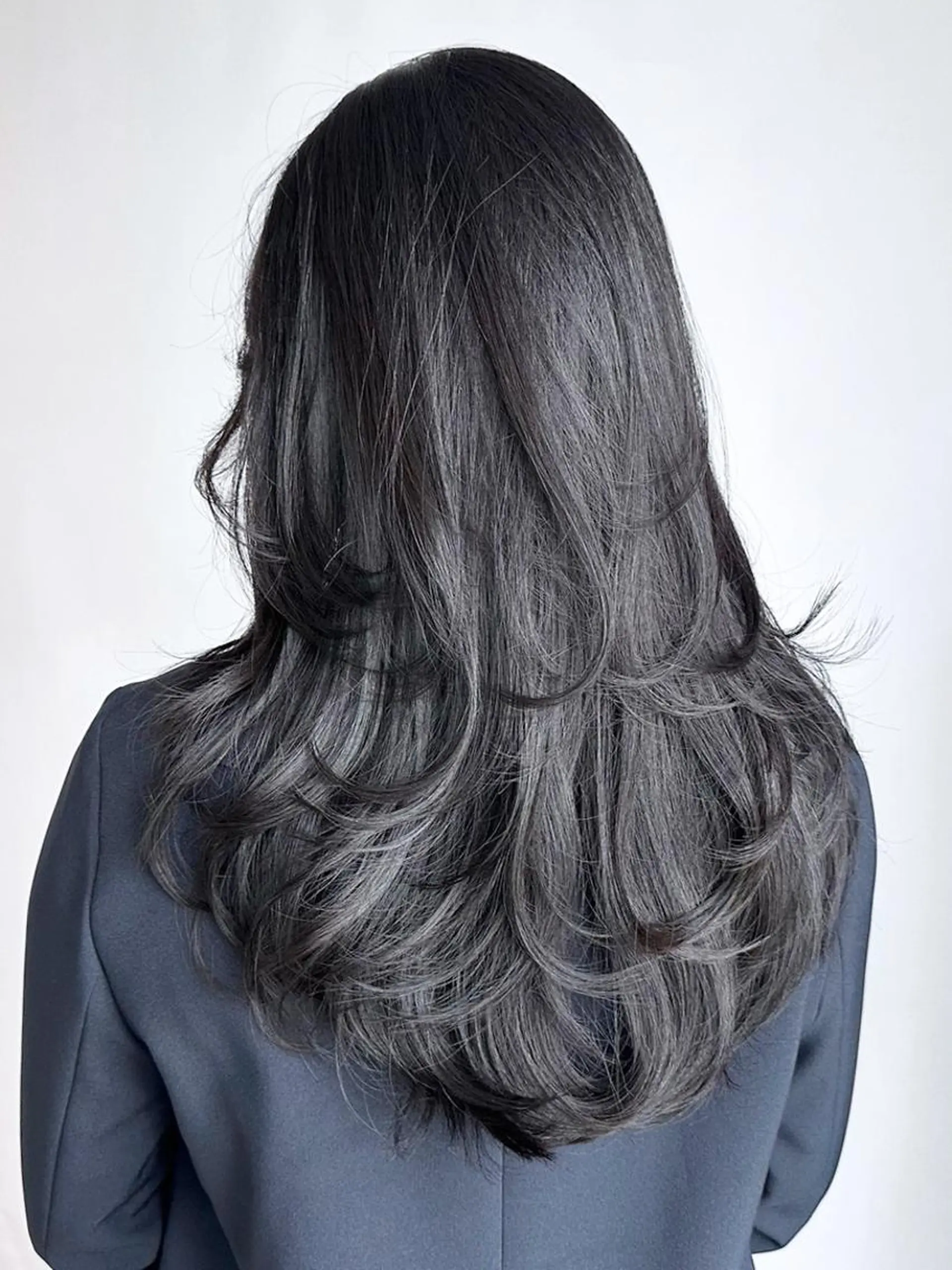 ロング カラー 顔まわりレイヤー レイヤーカット ITbyALBUM 下北沢店のヘアスタイル