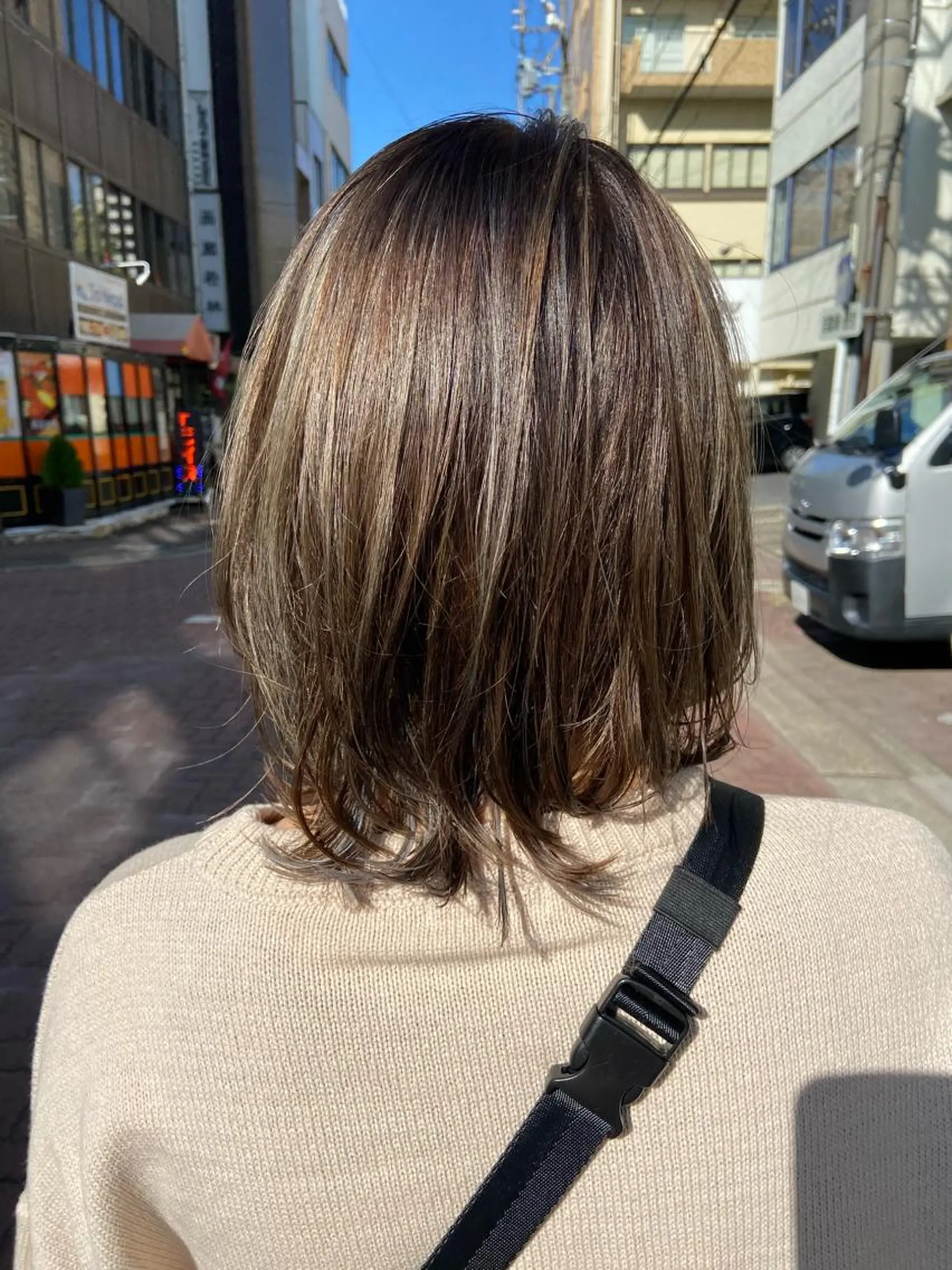 ミディアム カラー ヘアアレンジ アッシュ ハイライトカラー ハイライト 田中 あやなのヘアスタイル