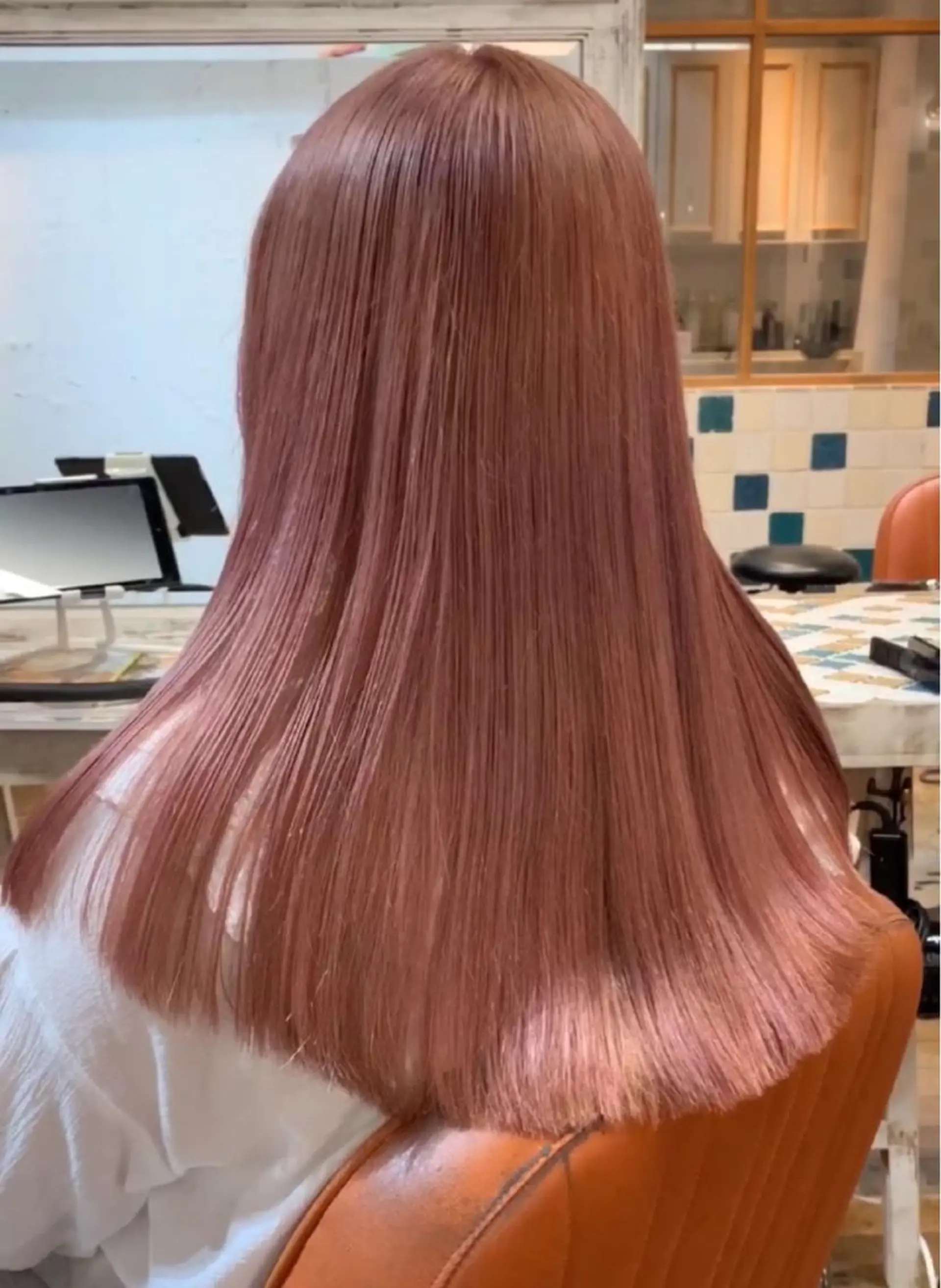 カラー アッシュ ベージュカラー ハイトーンカラー ピンクカラー ピンクアッシュ Beyond（kitaro）所属・石井辰功也 フリーランス美容師のヘアスタイル