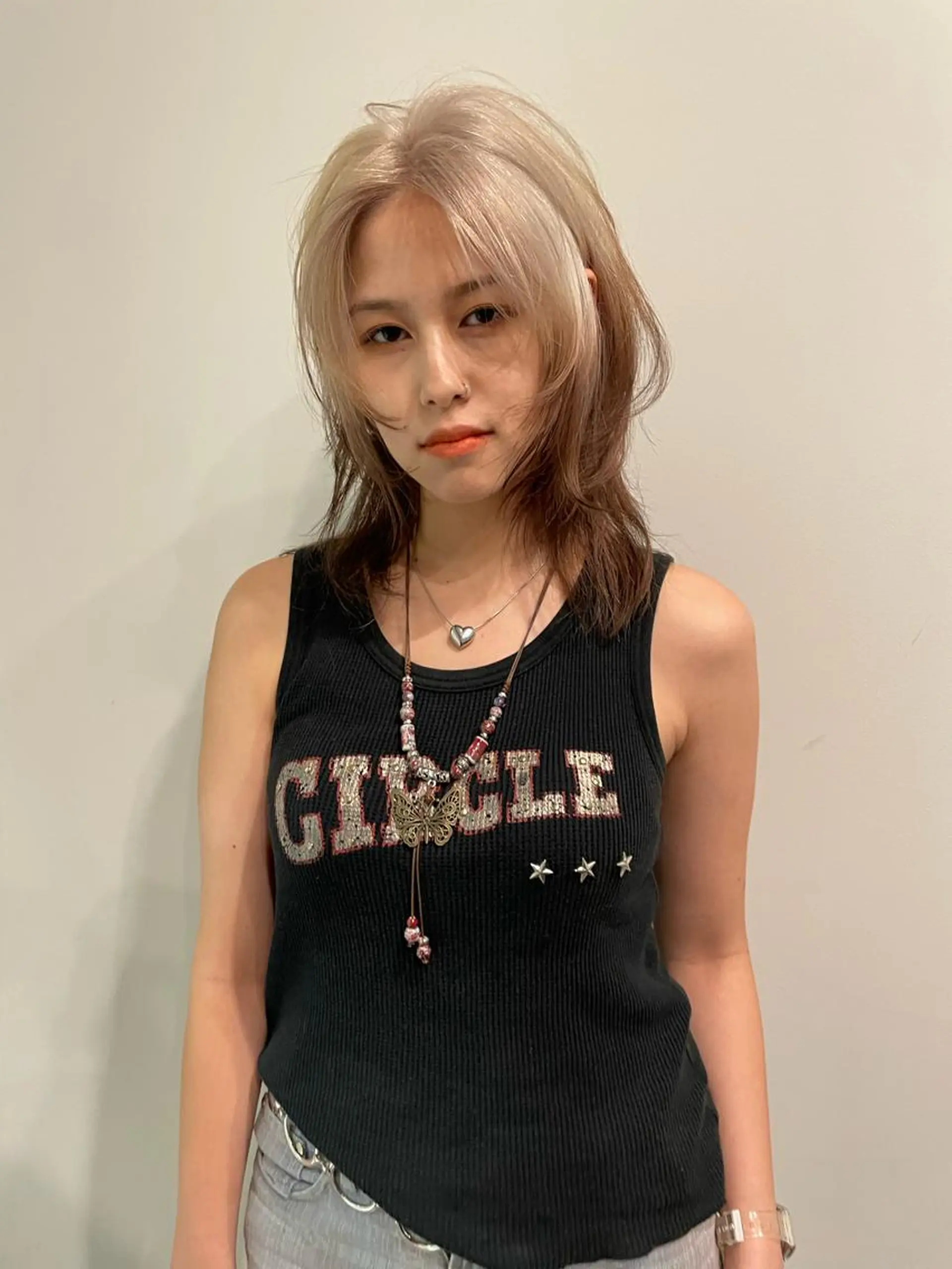 ミディアム カット ヘアカラー トリートメント ブリーチ🪡 ボブ🧶レイヤーのヘアスタイル