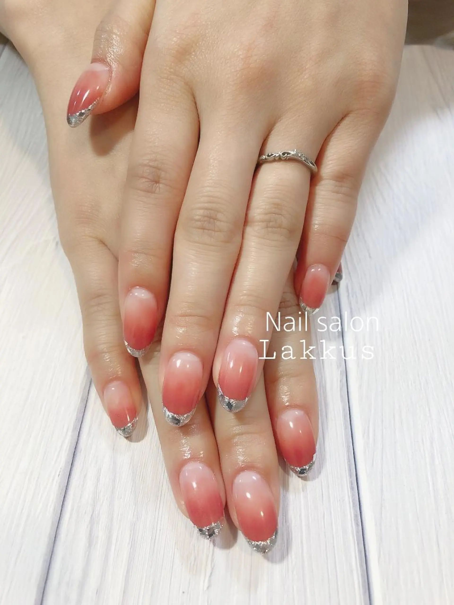 ネイル Lakkus T－Mのネイルデザイン