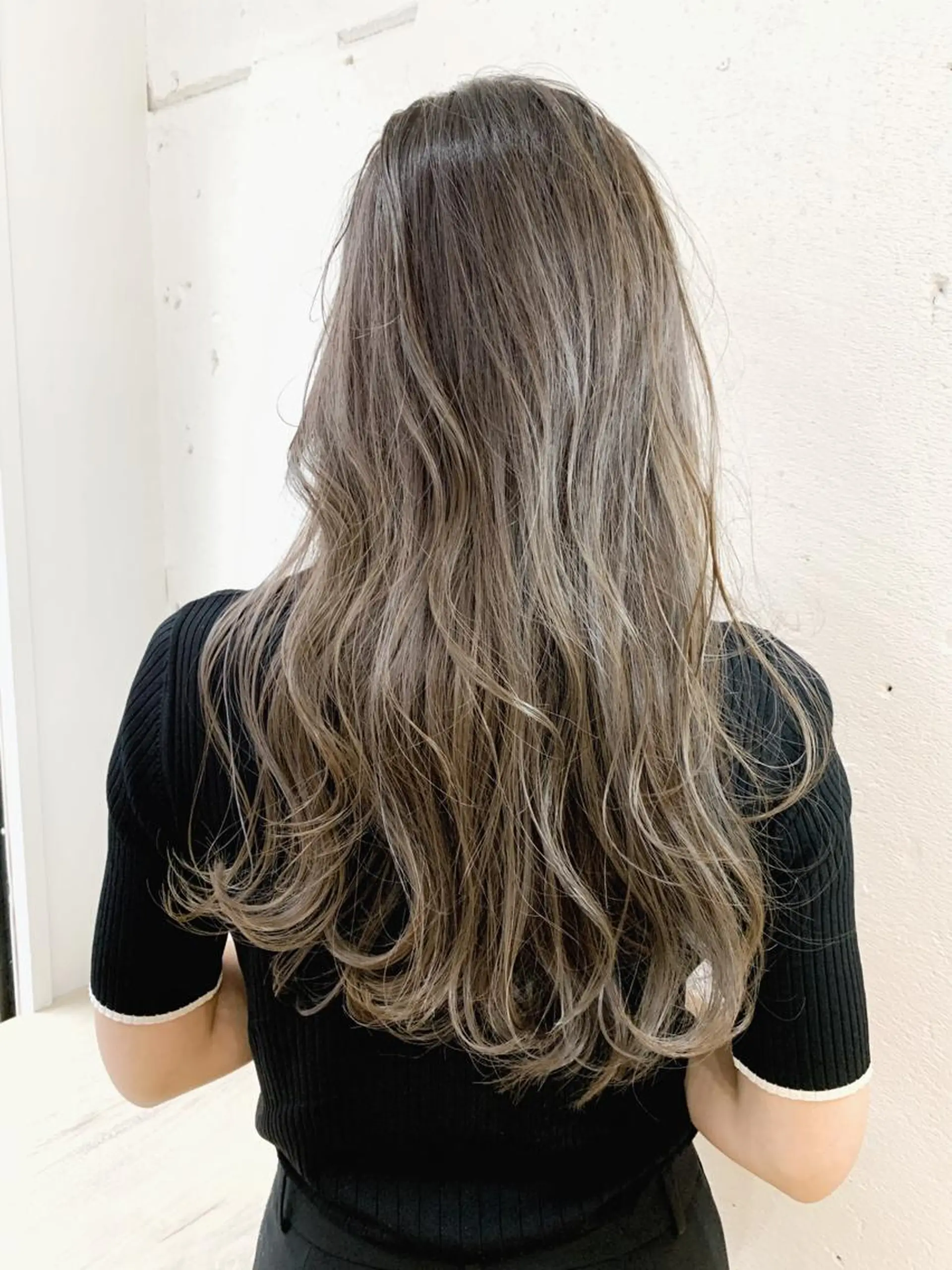 セミロング カラー ヘアアレンジ カット ヘアカラー WATARU🔥／ 外国人風ハイライトのヘアスタイル