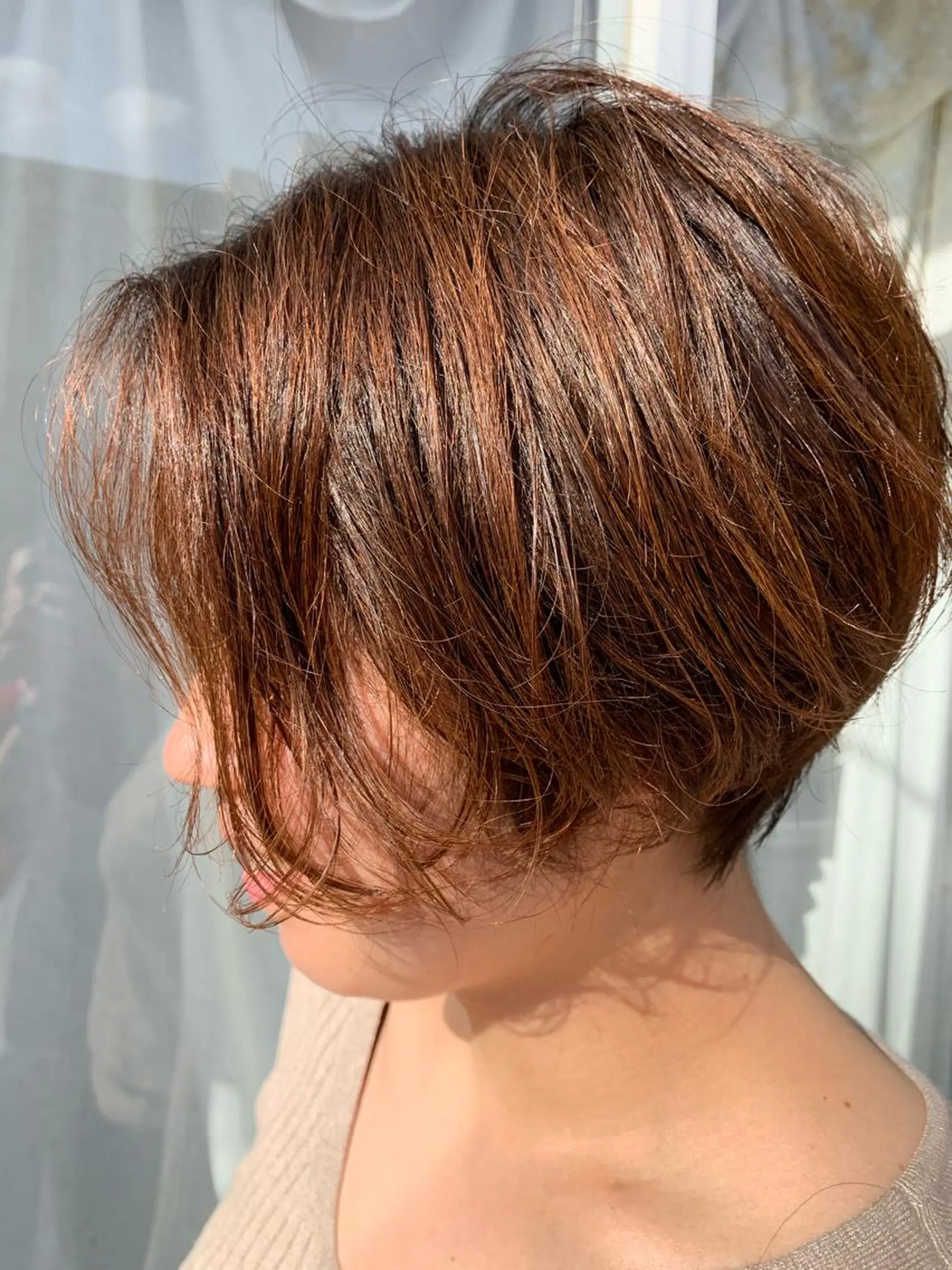 ショート 相田 優子のヘアスタイル