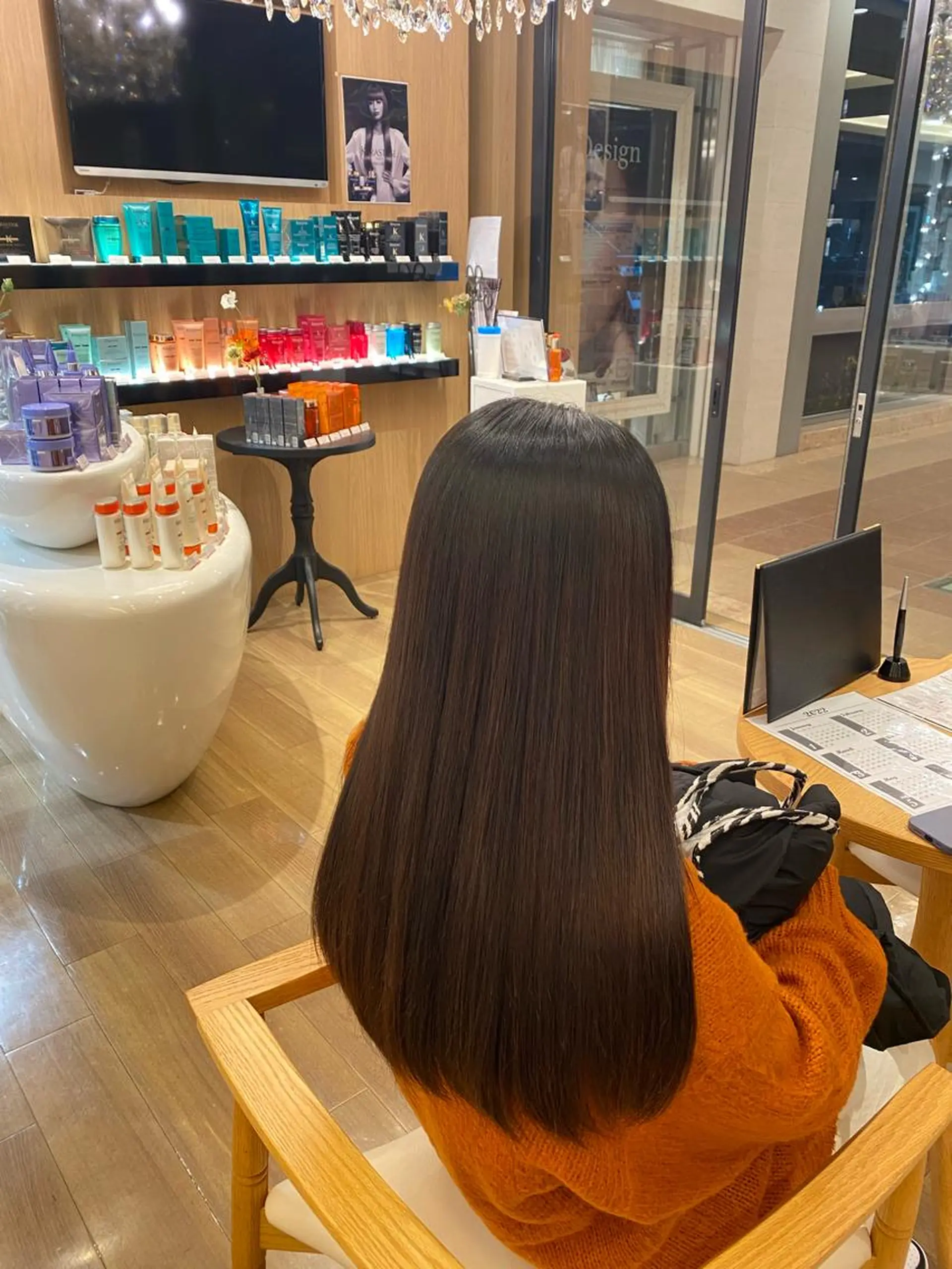 ロング カラー 透明感カラー オリーブカラー 縮毛矯正 N°+aero 😊れいか😊のヘアスタイル