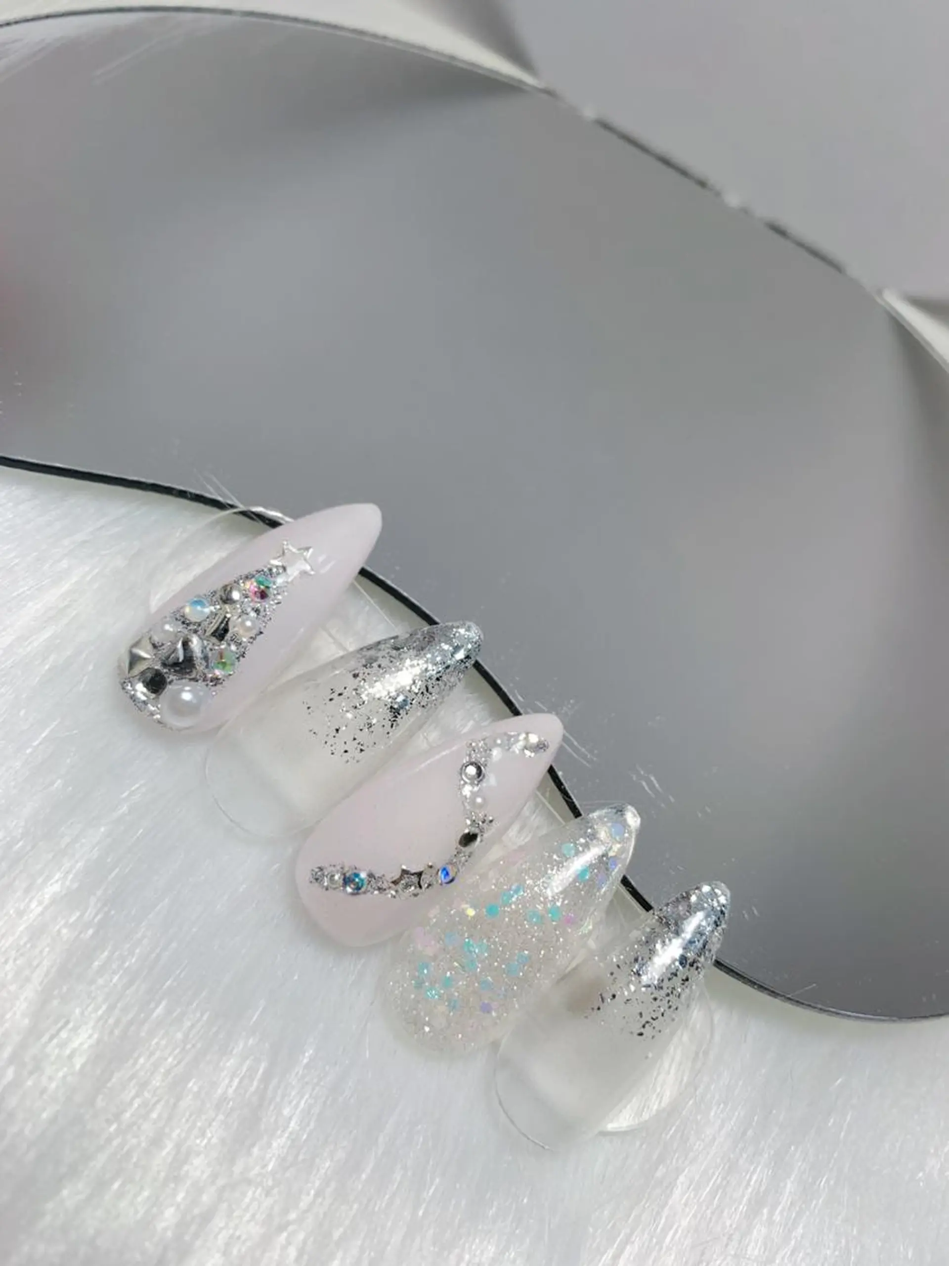 ネイル 冬ネイル クリスマス ハンドネイル 🎀Yumi✨ ミキネイルサロン池袋のネイルデザイン