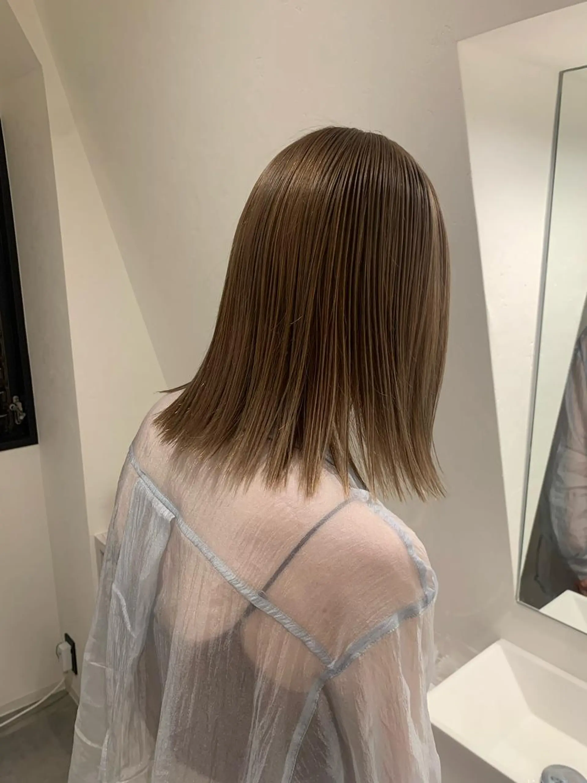 セミロング ヘアカラー 落合希 Olivebeigeのヘアスタイル