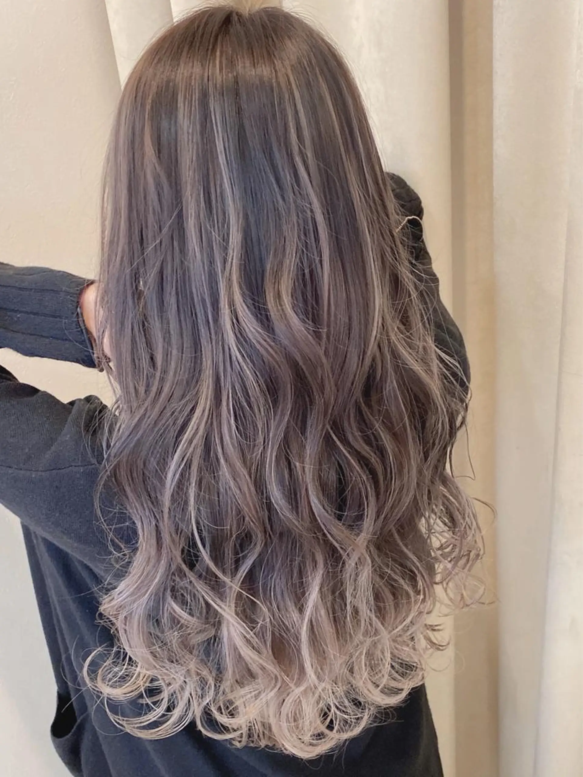 ロング カラー パーマ ヘアアレンジ グレージュ ハイライトカラー ハイライト シールエクステ専門店 Spira藤崎宮のヘアスタイル