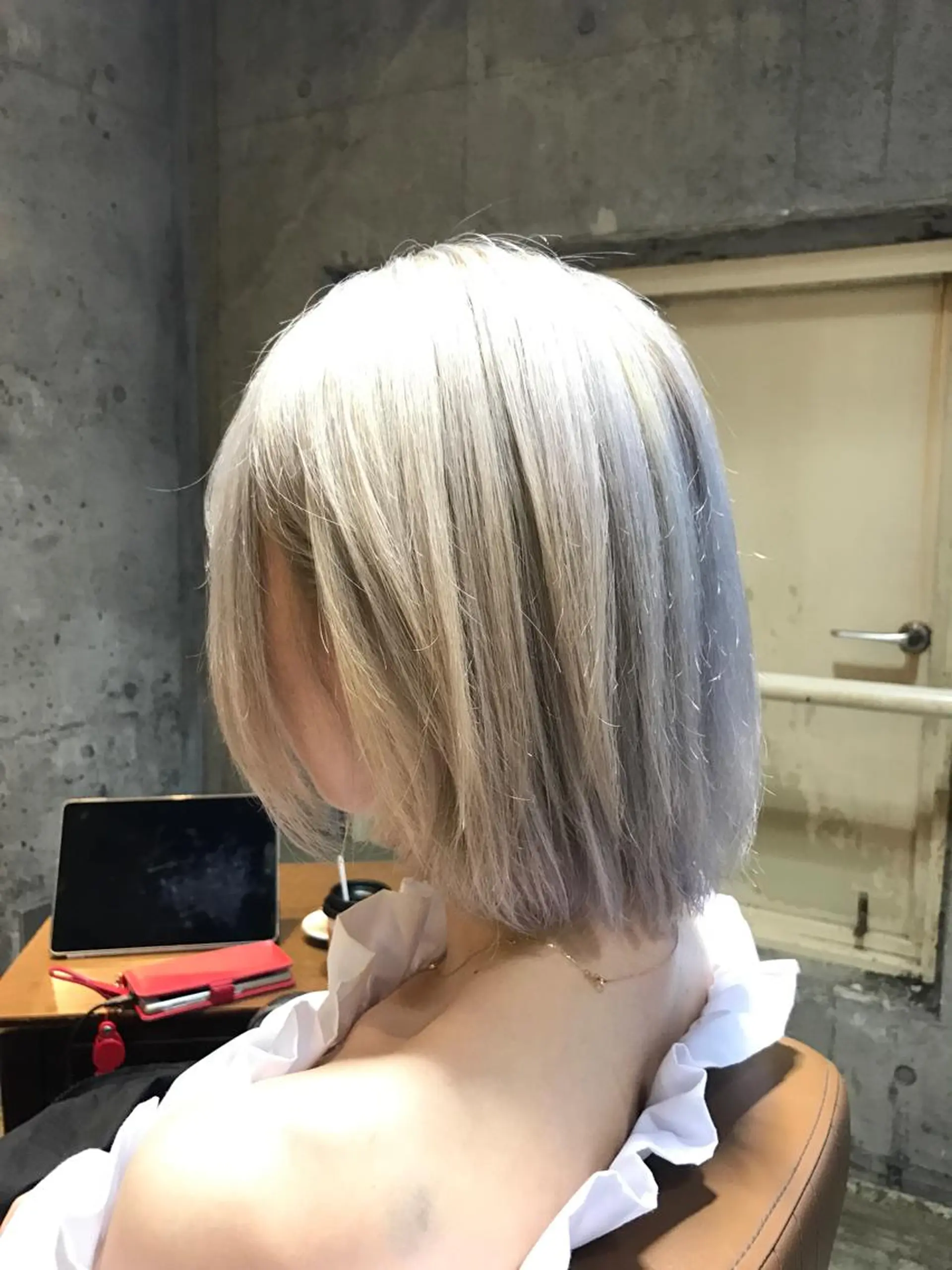 ショート カラー パーマ ヘアアレンジ メンズ キッズ ネイル マツエク・マツパ メンズブリーチ ブリーチ シルバー ホワイトシルバー シルバー サロンドミルク 原宿のヘアスタイル