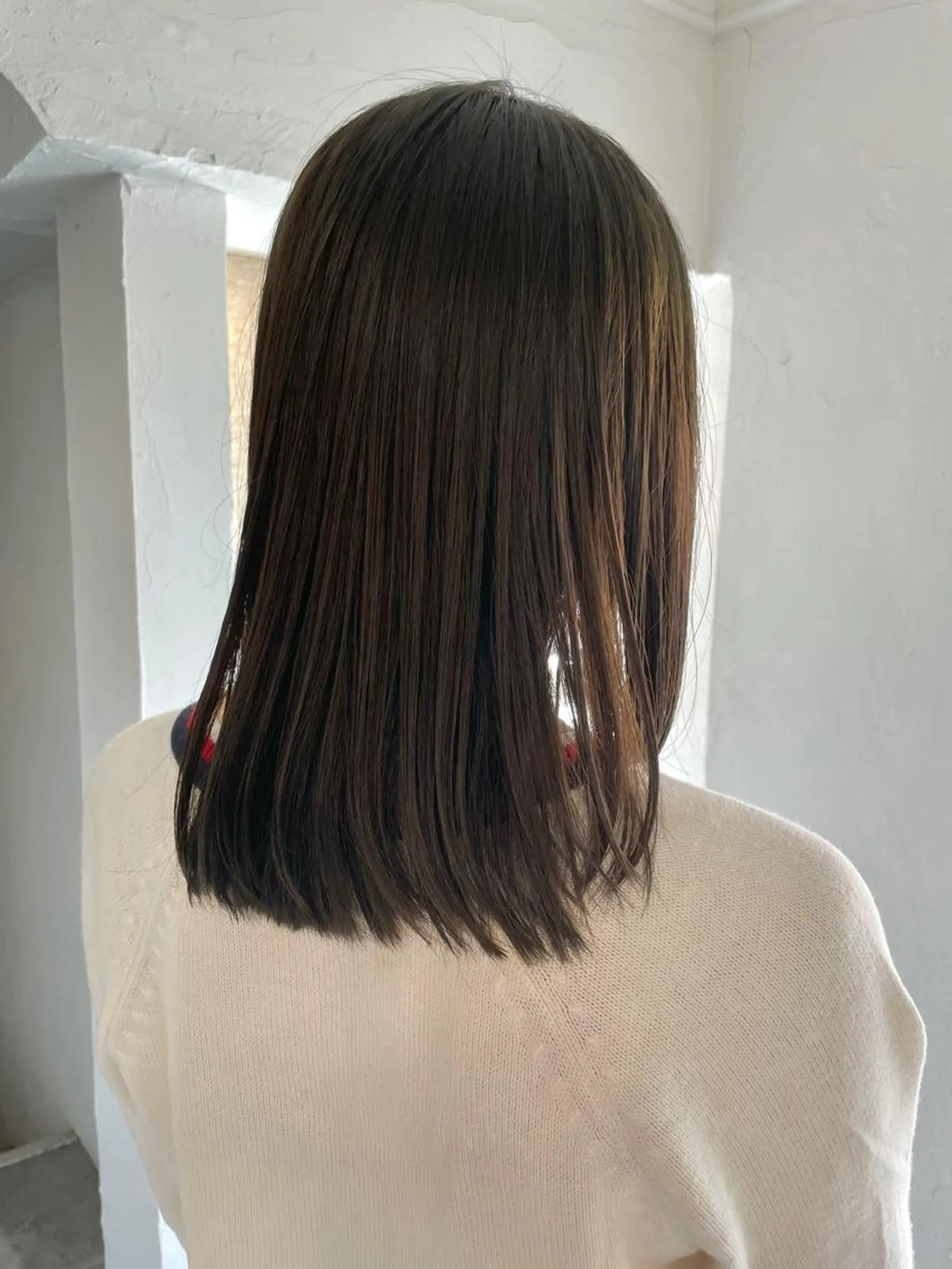 ミディアム カラー ベージュカラー イルミナカラー オリーブベージュ カット ヘアカラー トリートメント ショート/韓国ヘア Moto✂︎のヘアスタイル