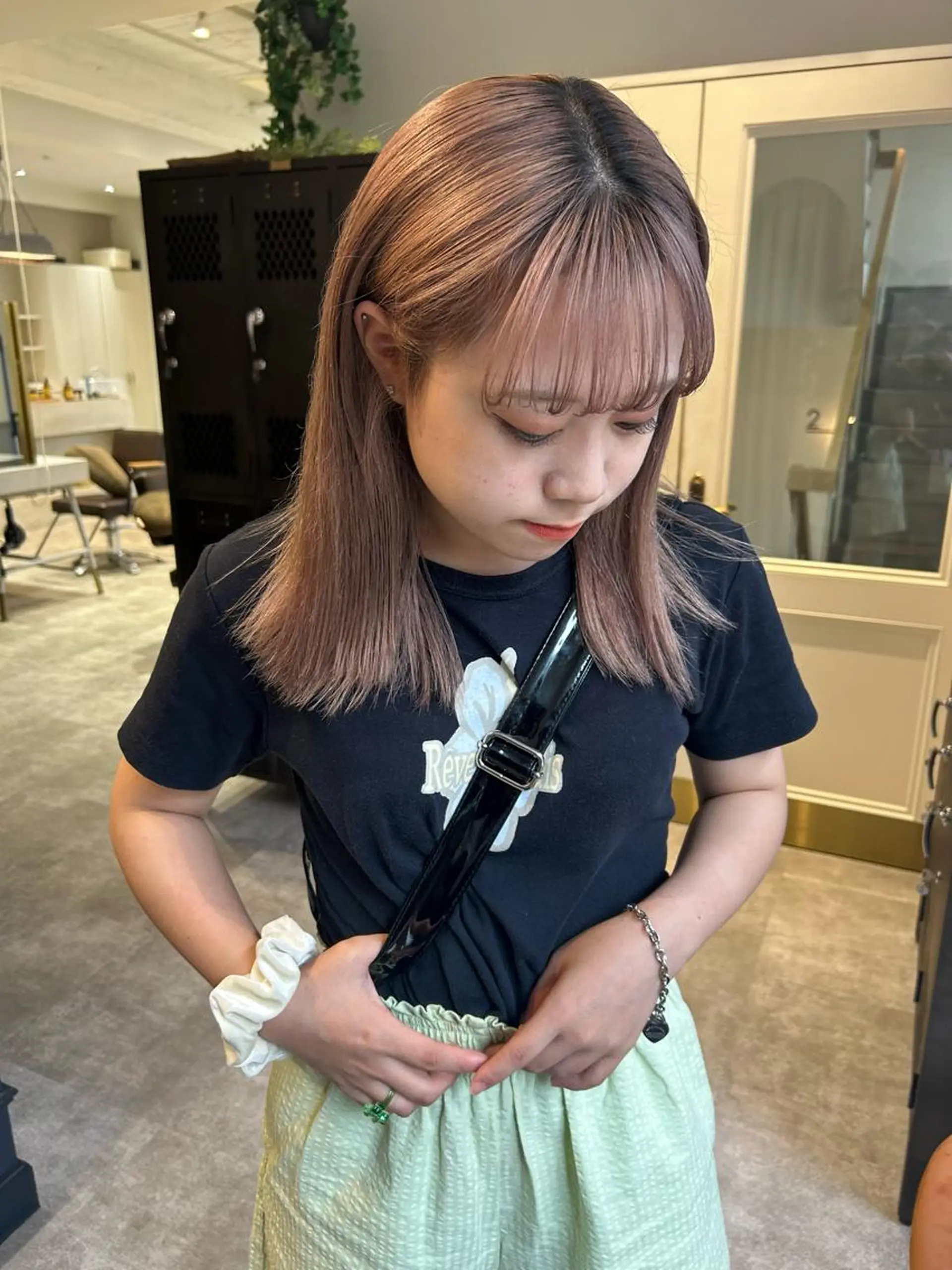 ミディアム カラー 薄暮 マツイ　レンのヘアスタイル