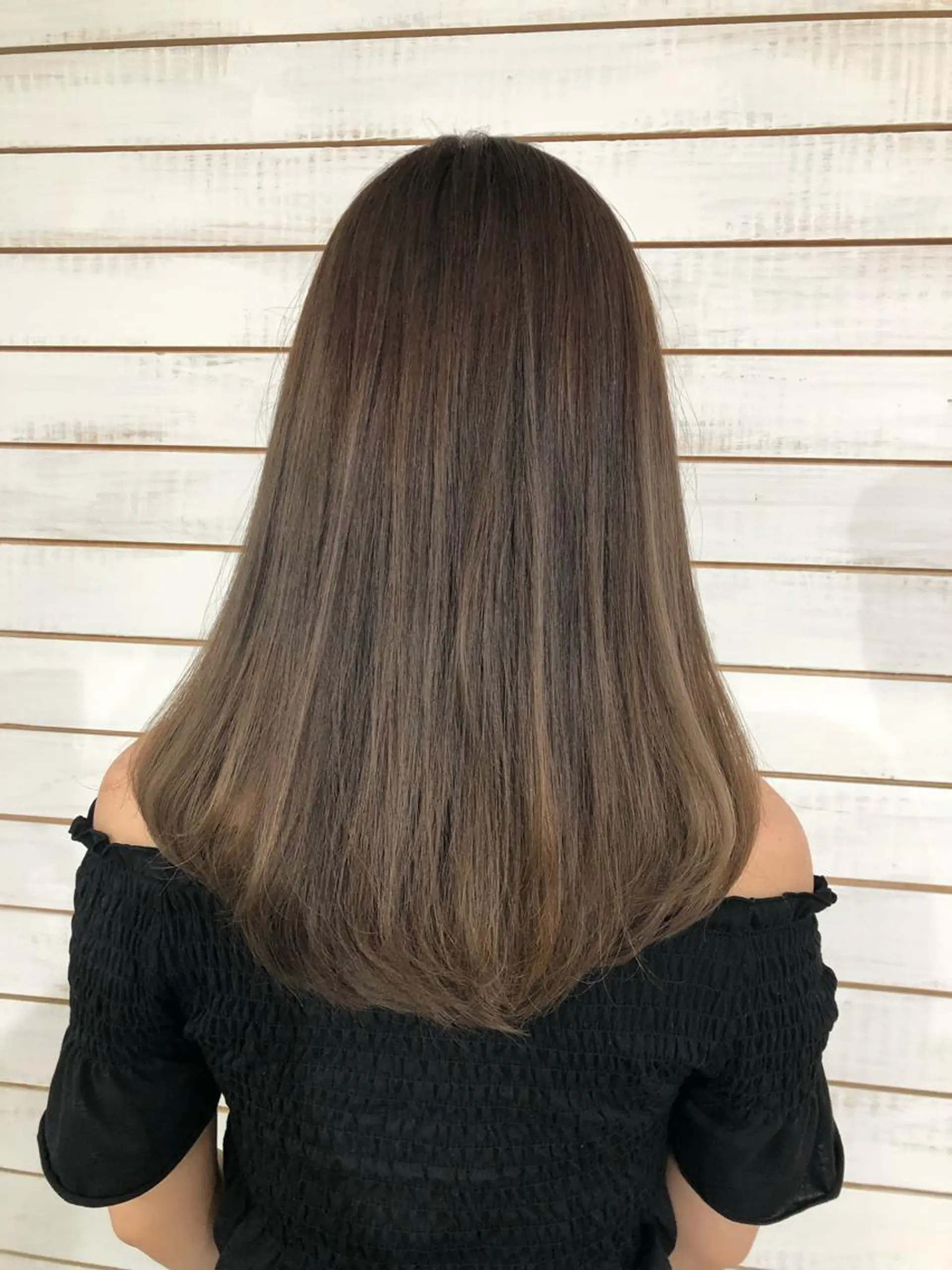 ミディアム カラー グレージュ ハイライトカラー ハイライト 🦋美髪／エクステ 🦋アベイクミのヘアスタイル