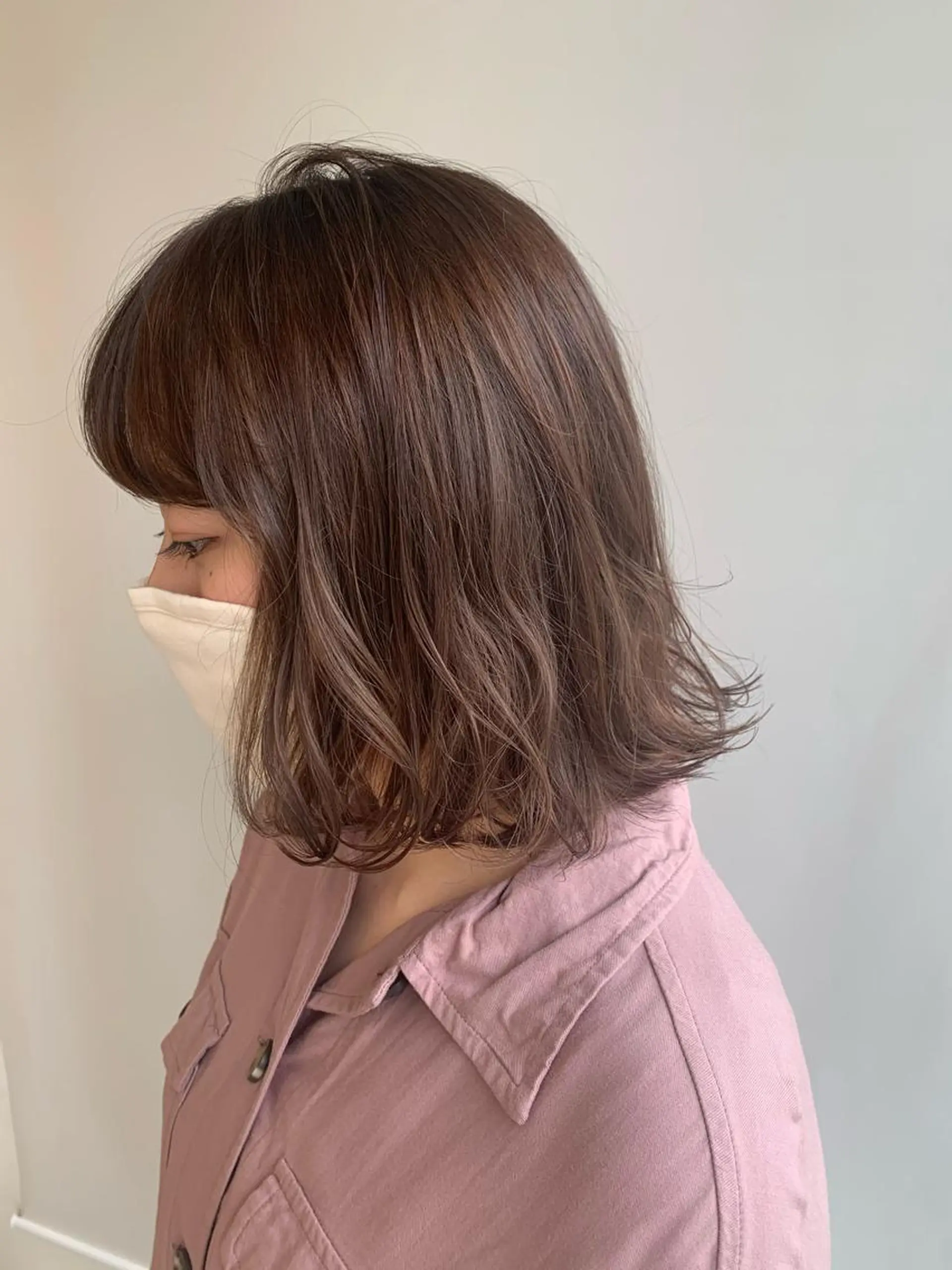 ミディアム カラー パーマ ヘアアレンジ ベージュカラー ピンクカラー ピンクベージュ 加藤 綾華のヘアスタイル