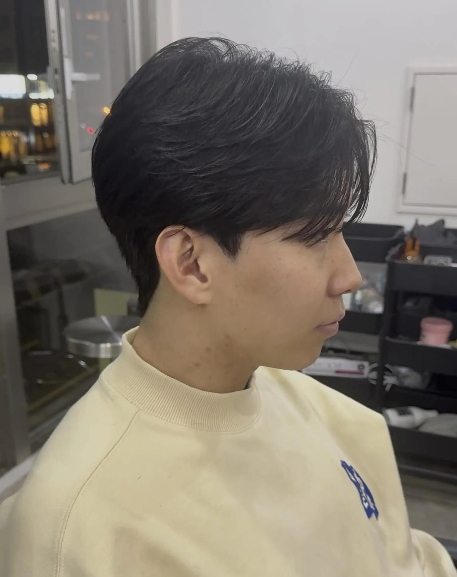 ショート カラー パーマ メンズ センターパート ダウンパーマ カルマパーマ メンズパーマ ニュアンスパーマ カット パーマ トリートメント ヘアセット Men's Eir Kodamaのヘアスタイル