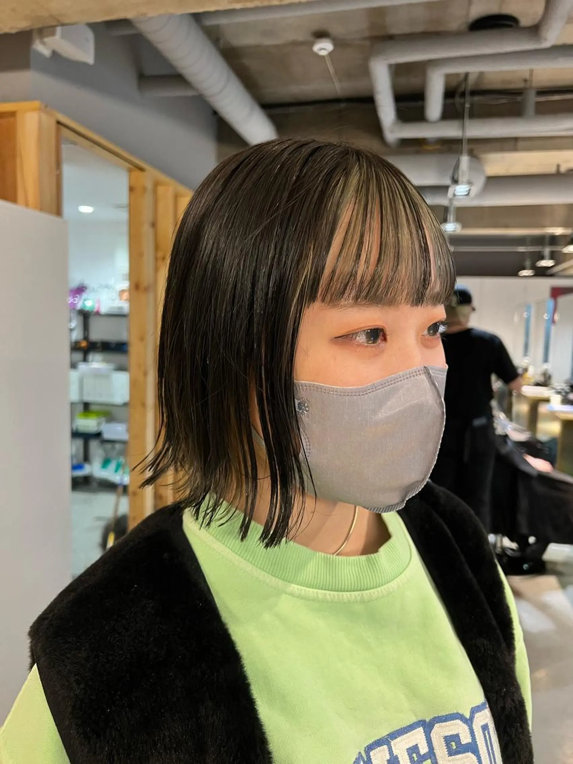 ショート カラー インナーカラー ヘアカラー トリートメント よしだ とおいのヘアスタイル